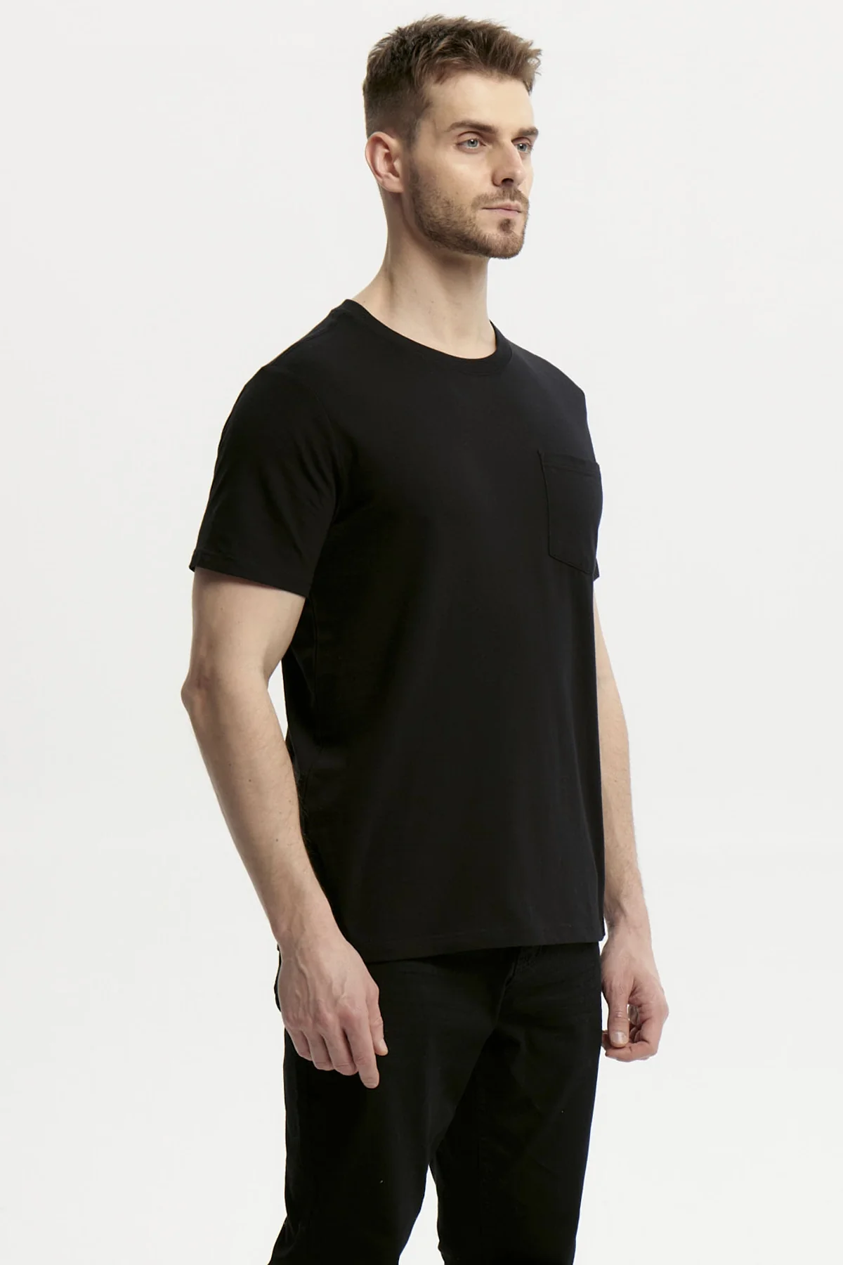 Polera Hombre Básica Con Bolsillo Negro - Image 2