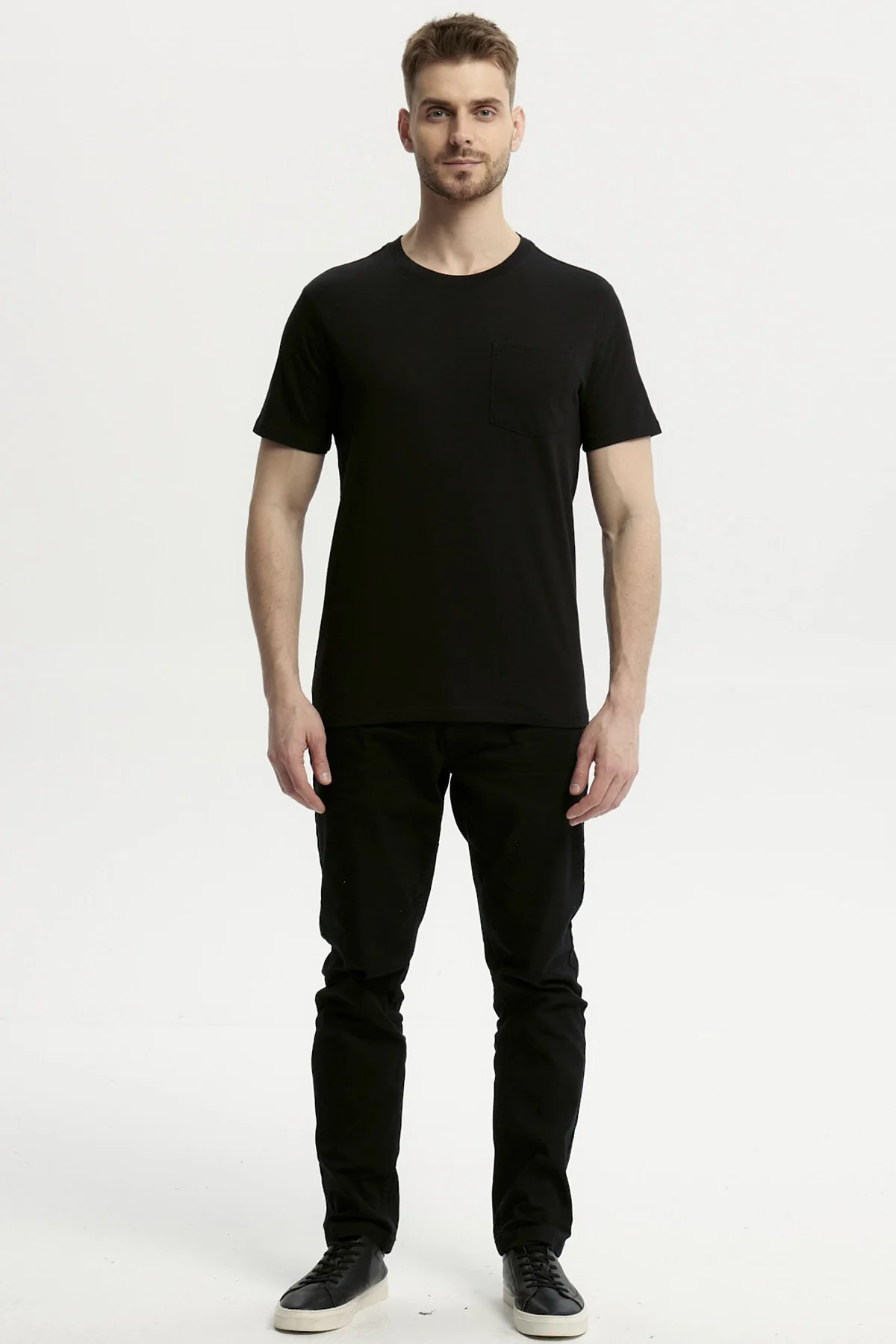 Polera Hombre Básica Con Bolsillo Negro - Image 4
