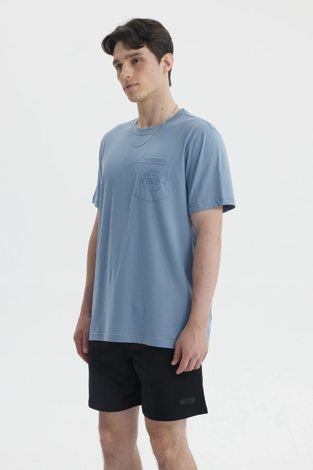 Polera Hombre Con Bolsillo Print Azul Piedra - Image 2