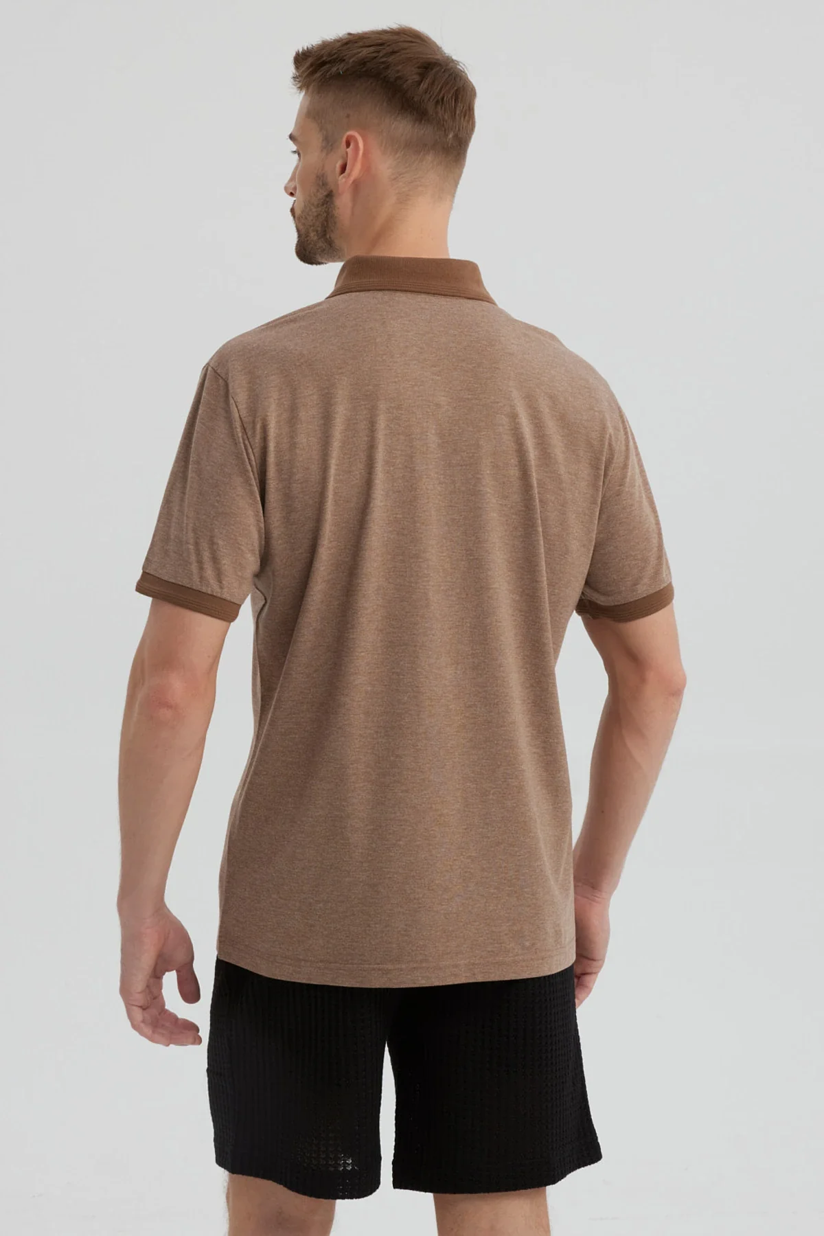 Polera Hombre Con Contraste Beige - Image 3