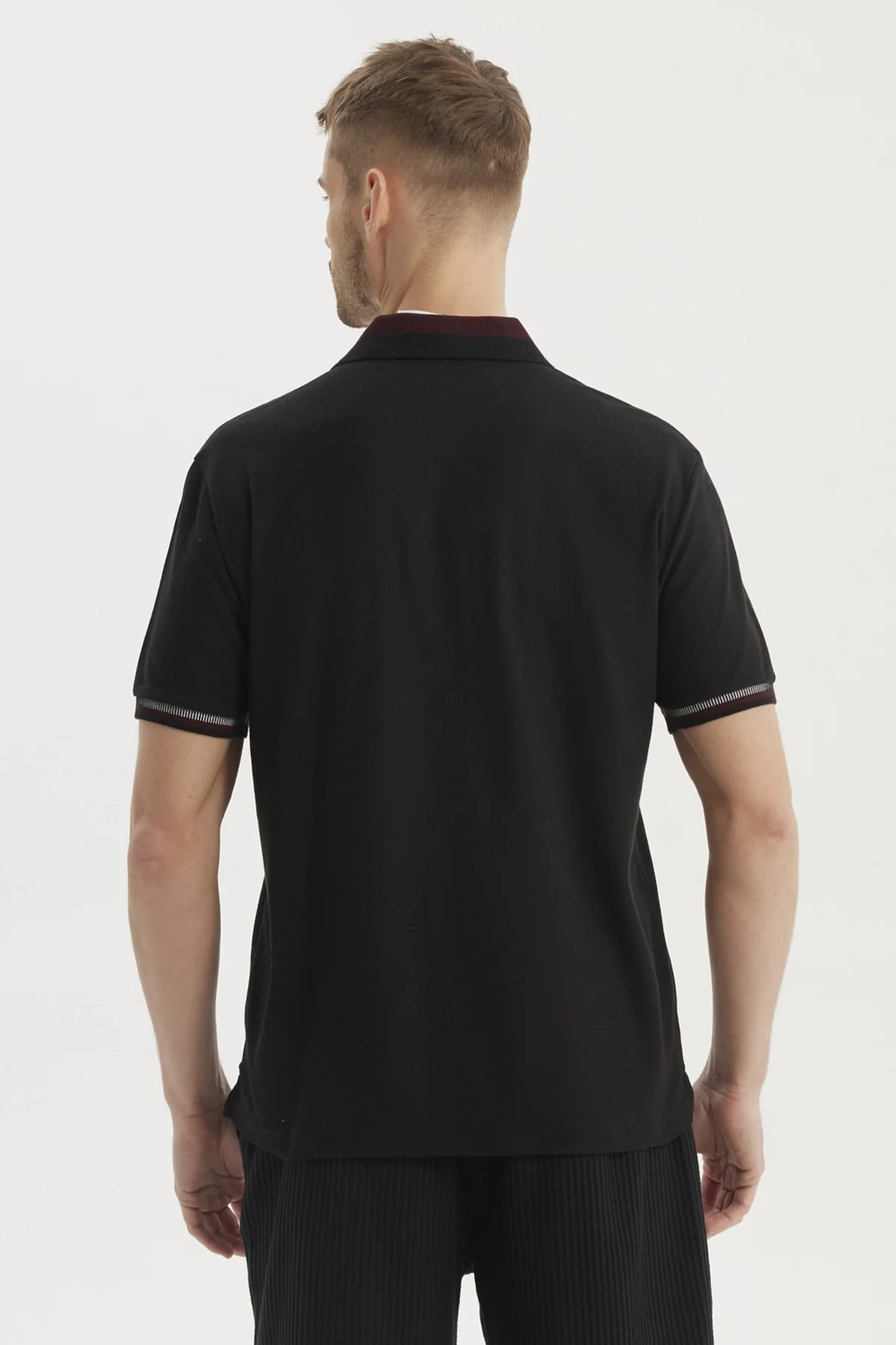 Polera Hombre Cuello Polo Negro - Image 3
