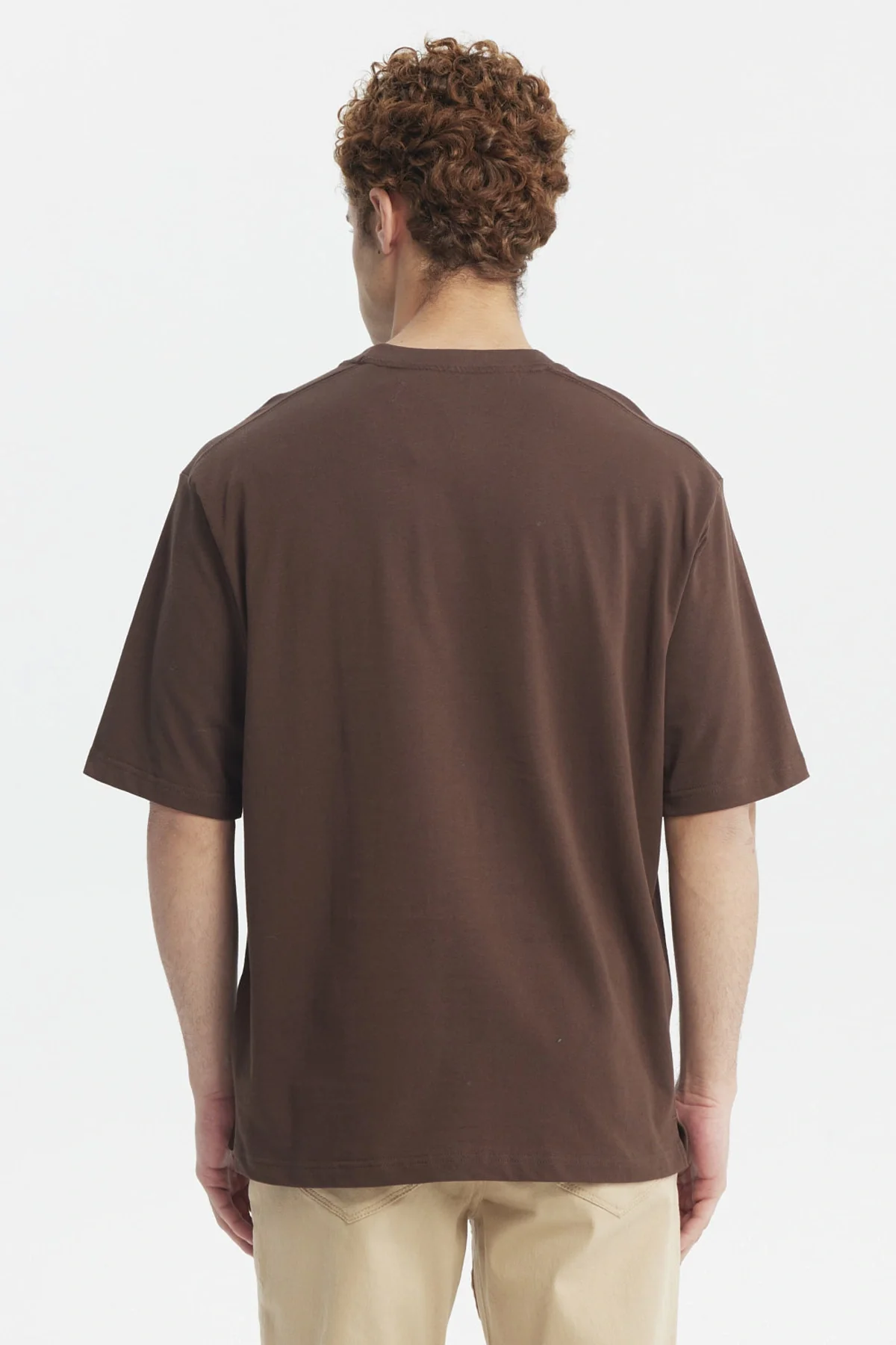 Polera Hombre Label Pecho Chocolate - Image 3