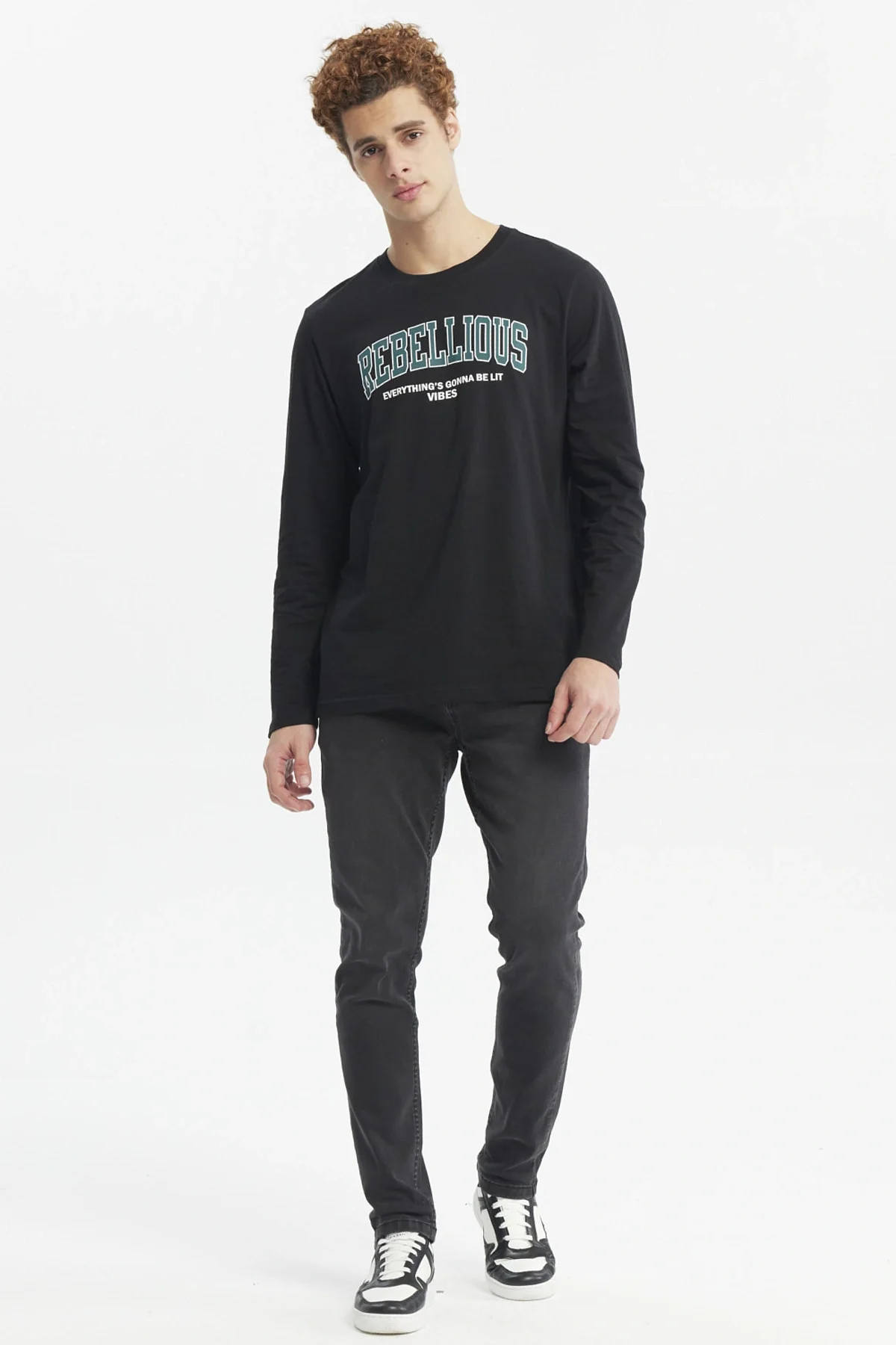 Polera Hombre Larga Con Print Negro - Image 4