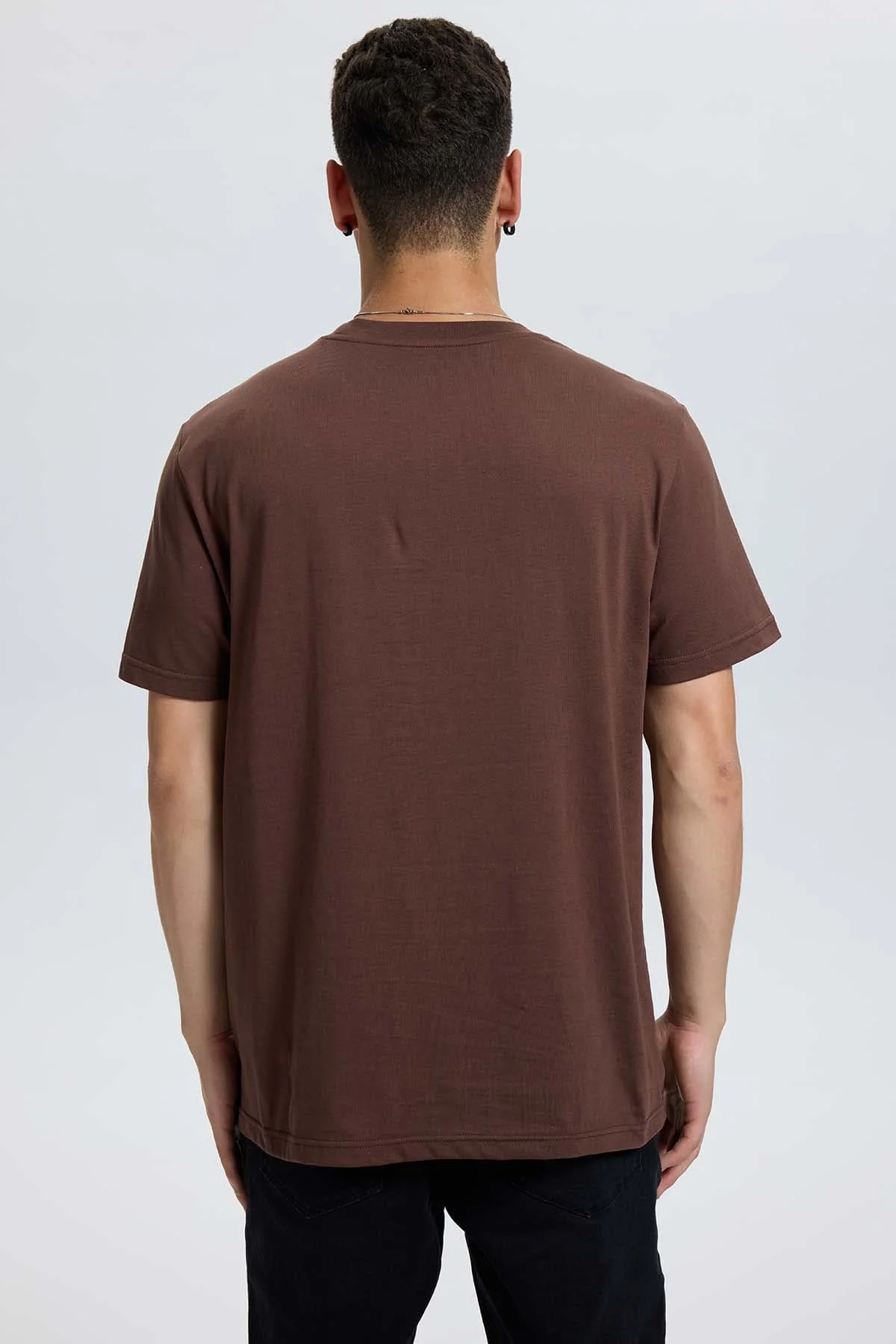 Polera Hombre Regular Fit Básica Chocolate - Image 3