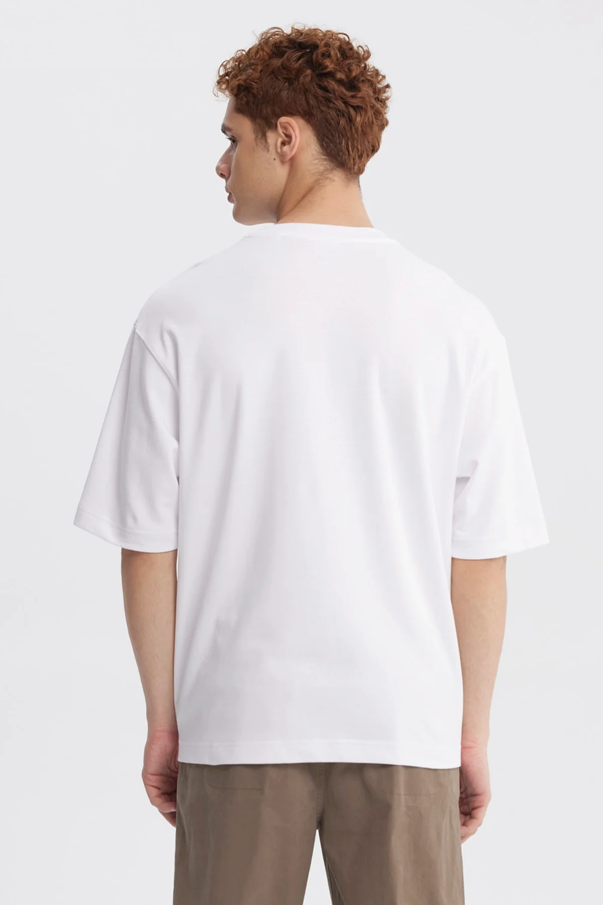 Polera Hombre Loose Fit Blanco - Image 3