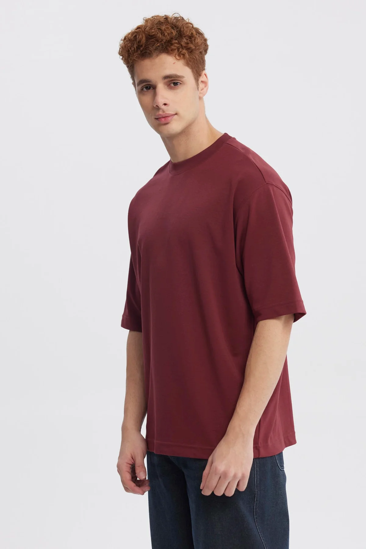 Polera Hombre Loose Fit Burdeo - Image 2