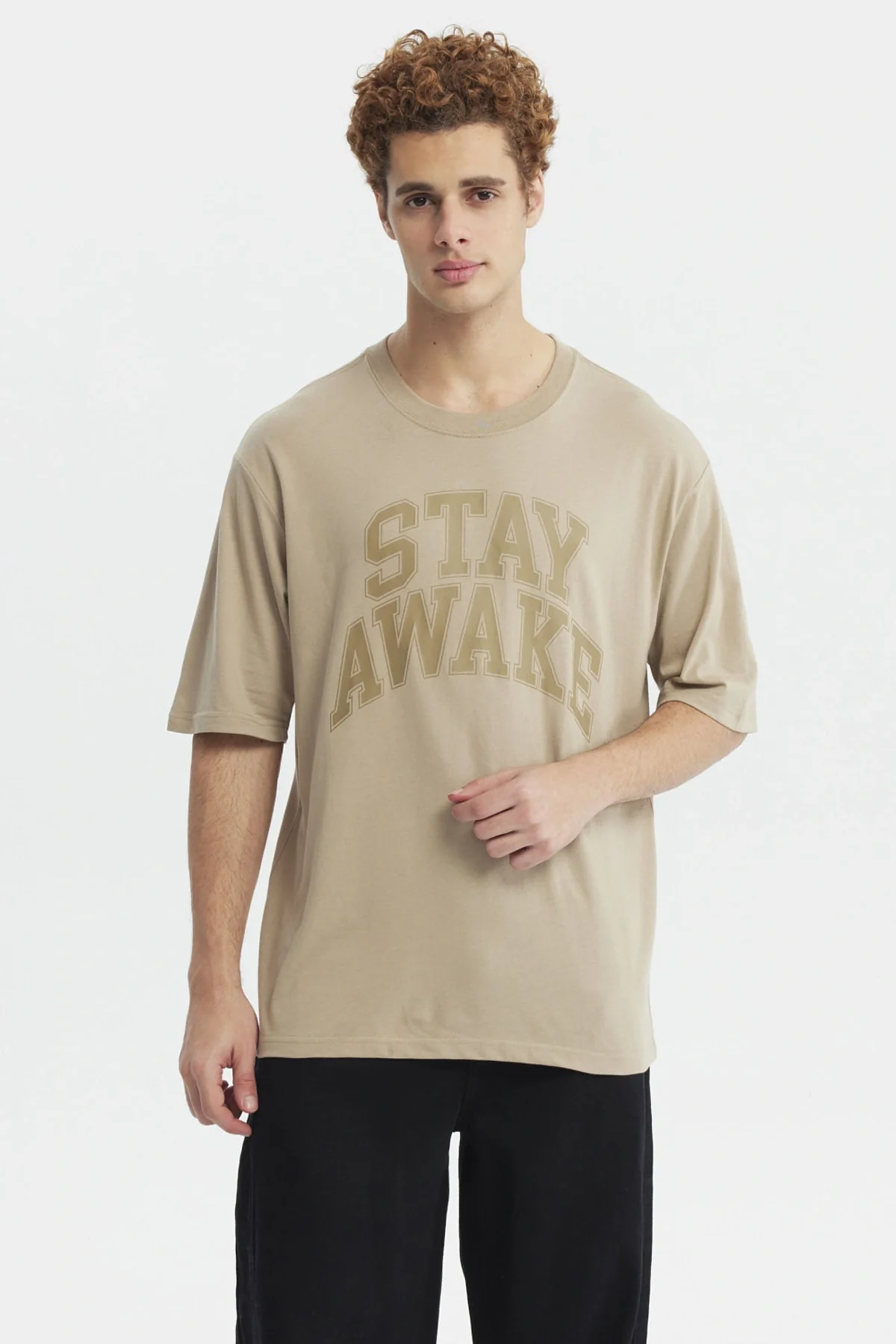 Polera Hombre Oversize Estampada Beige Oscuro
