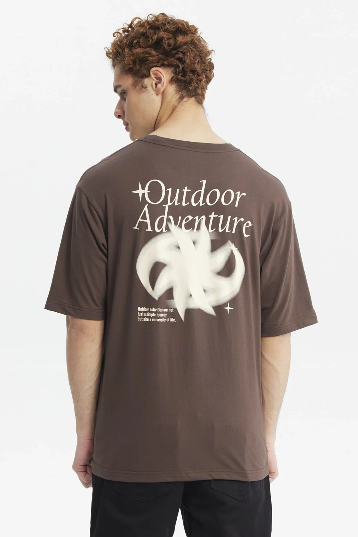 Polera Hombre Oversize Print Chocolate - Image 3