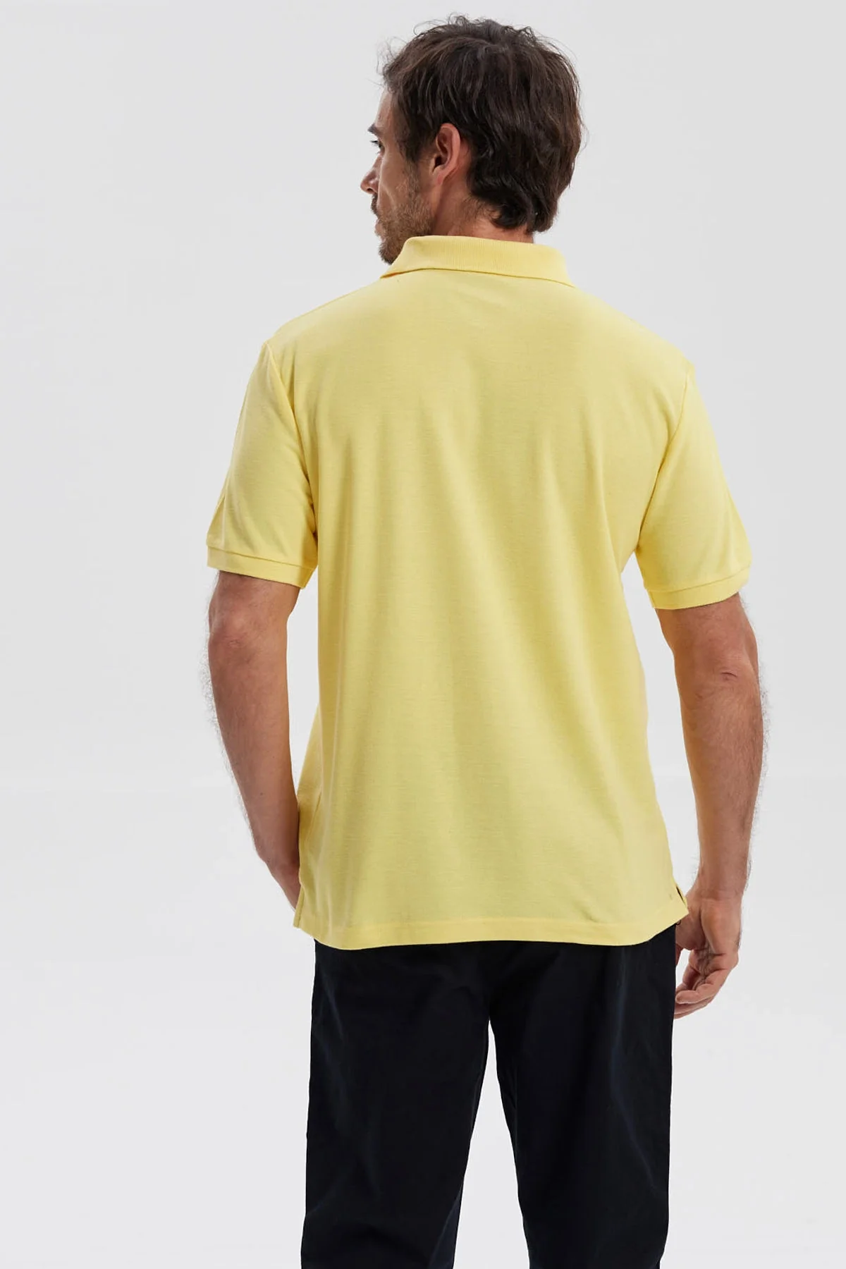 Polera Hombre Pique Básica Lisa Amarillo - Image 3