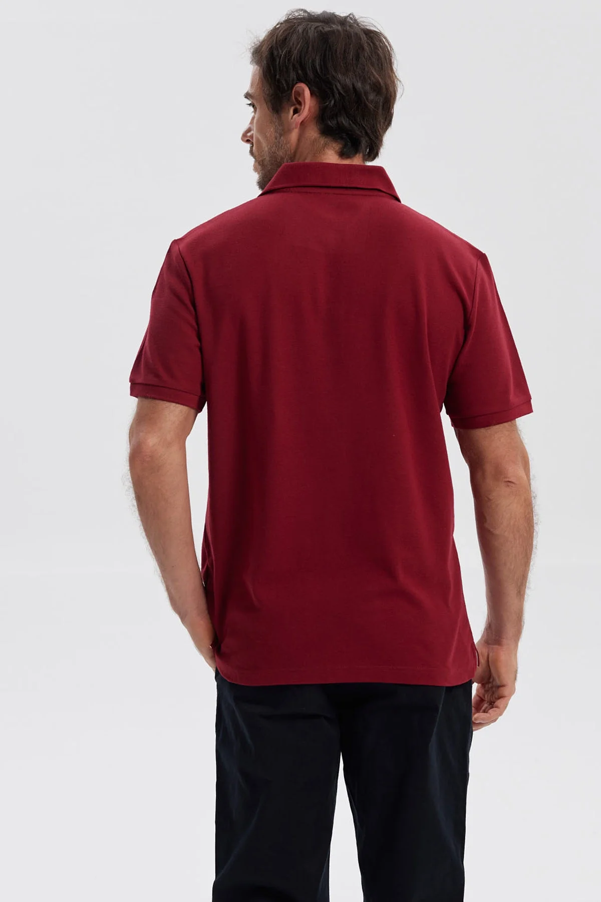 Polera Hombre Pique Básica Lisa Burdeo - Image 3