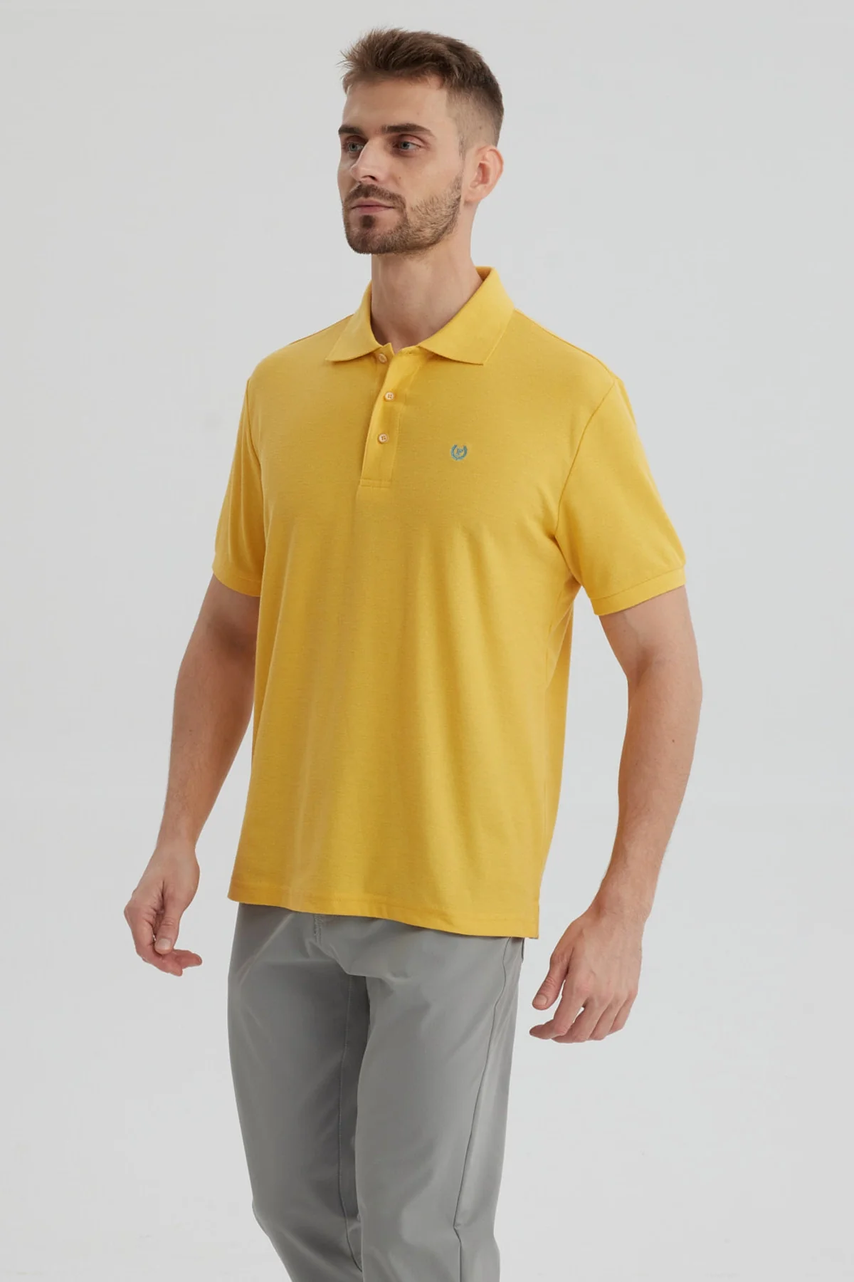Polera Hombre Pique Básica Lisa Naranjo - Image 2