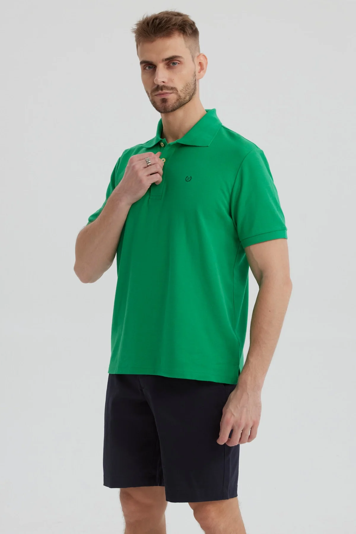 Polera Hombre Pique Básica Lisa Verde - Image 2
