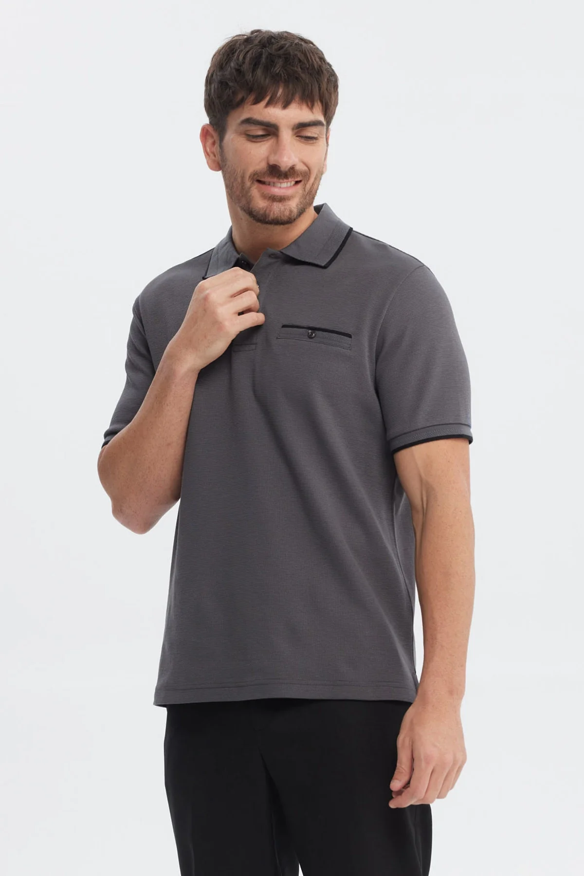 Polera Hombre Pique Con Bolsillo Botón Marengo - Image 2