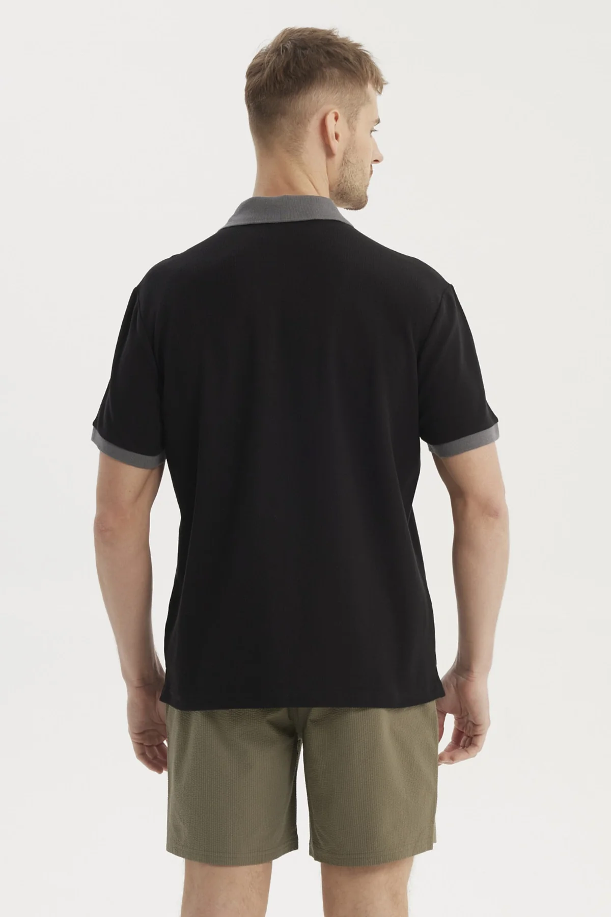 Polera Hombre Pique Wafle Con Botones Negro - Image 3