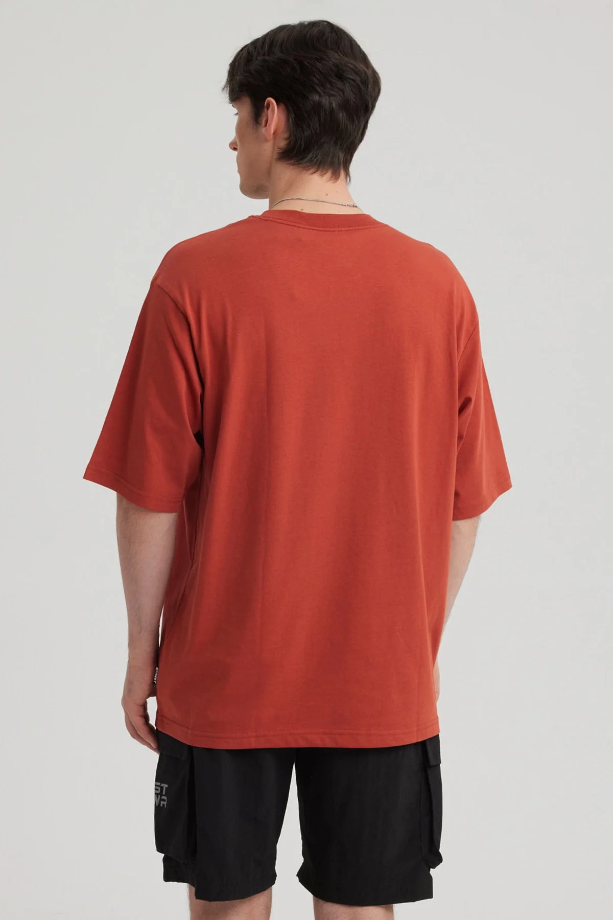 Polera Hombre Print Oversize Ocre - Image 3