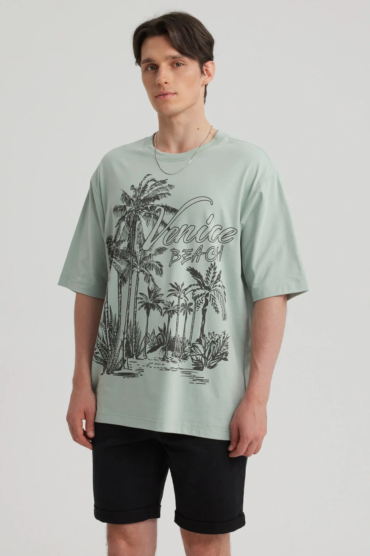 Polera Hombre Print Oversize Verde - Image 2