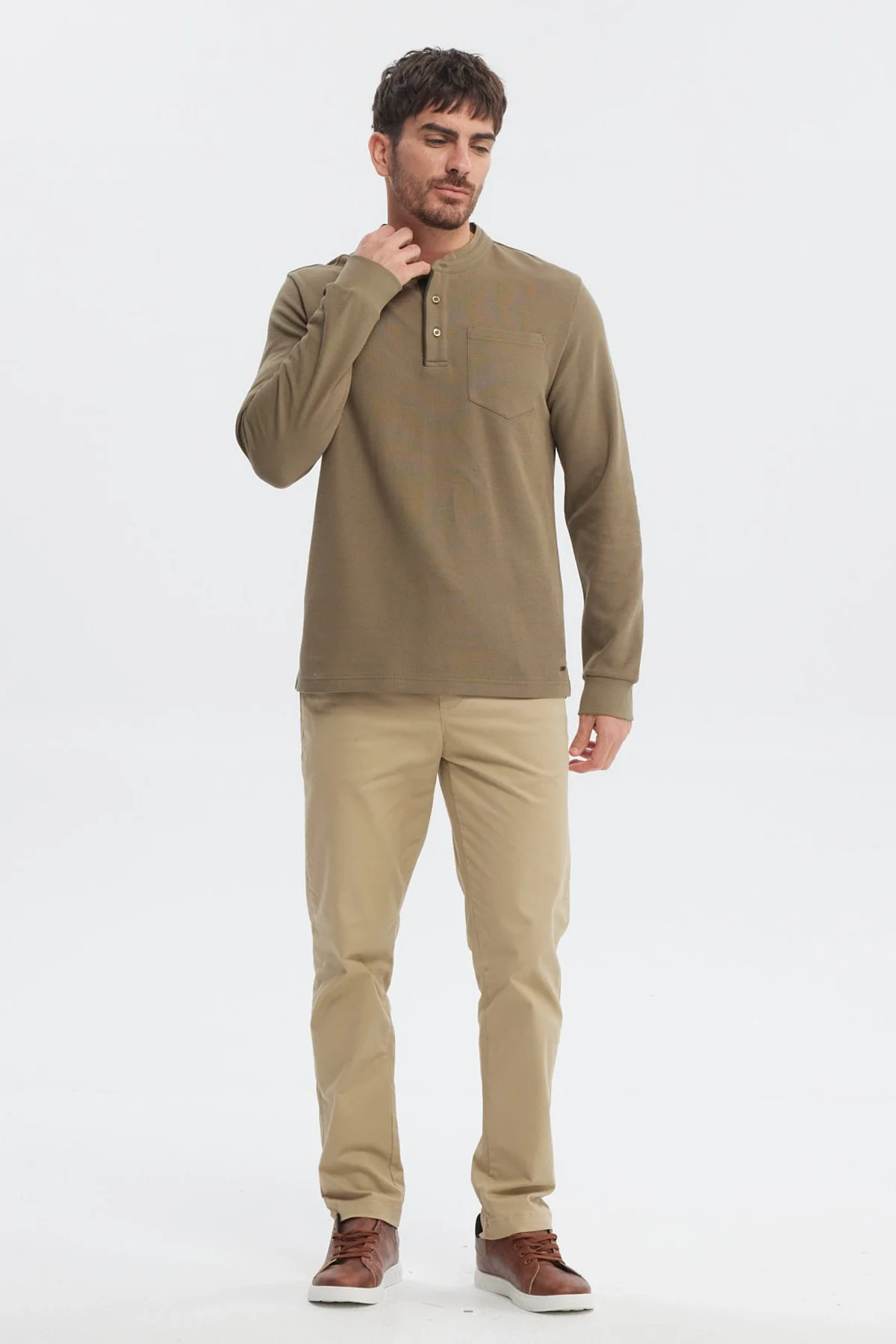 Polera Hombre Slim Verde Oliva - Image 4