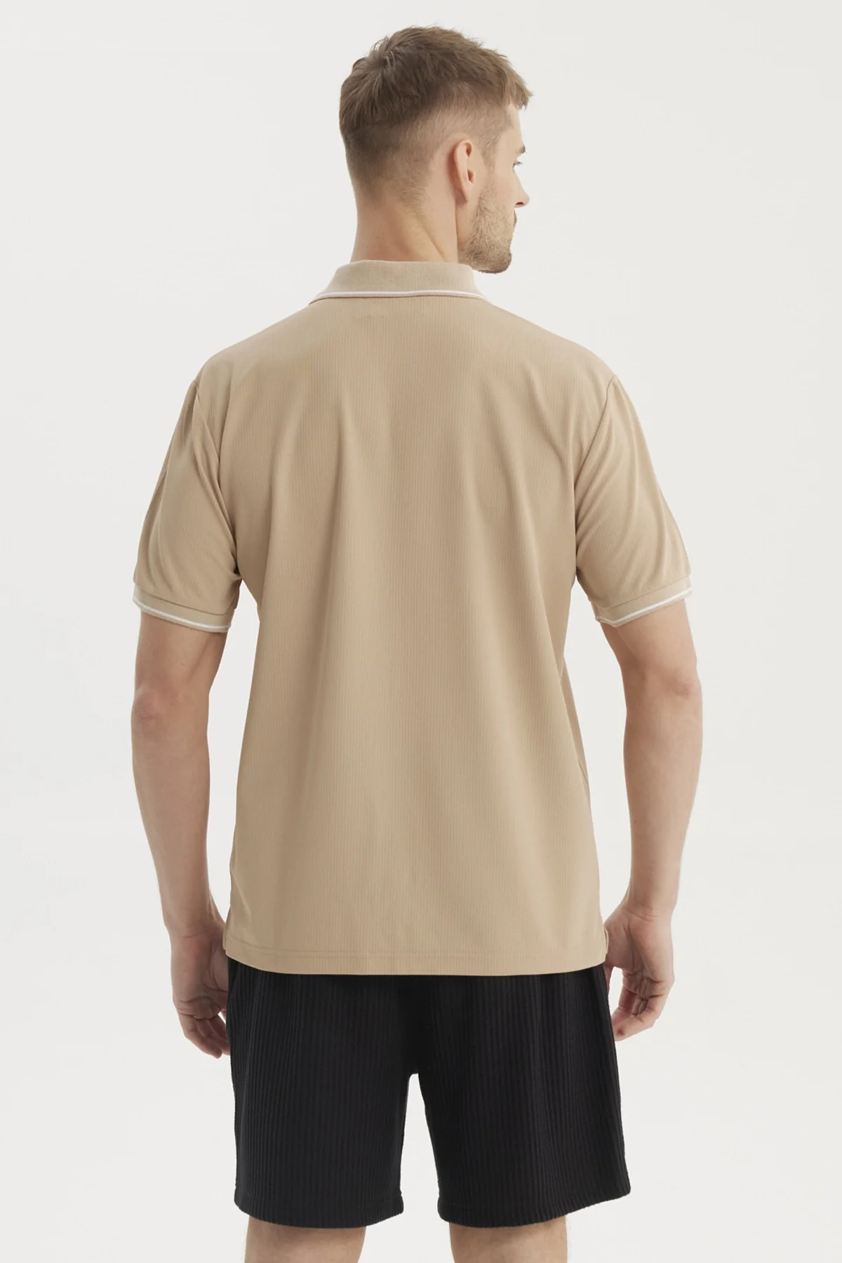 Polera Hombre Slim Cuello Camisero Beige - Image 3