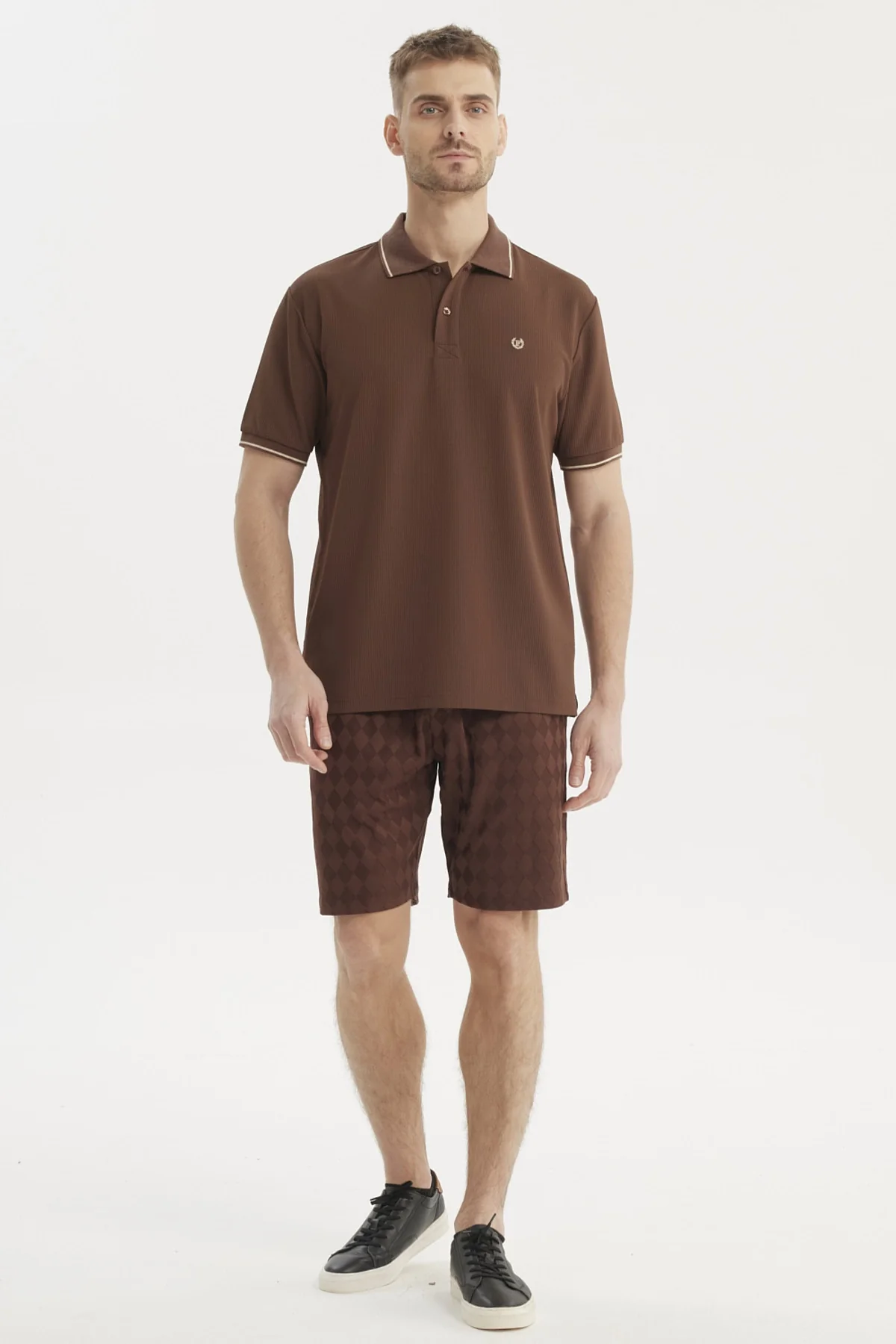Polera Hombre Slim Cuello Camisero Chocolate - Image 4