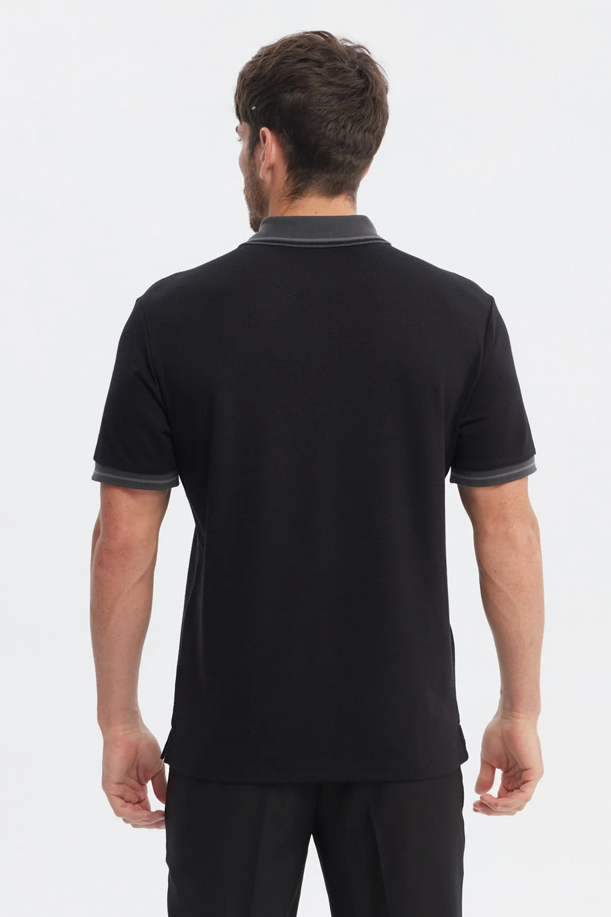 Polera Hombre Textura Cierre Polo Negro - Image 3