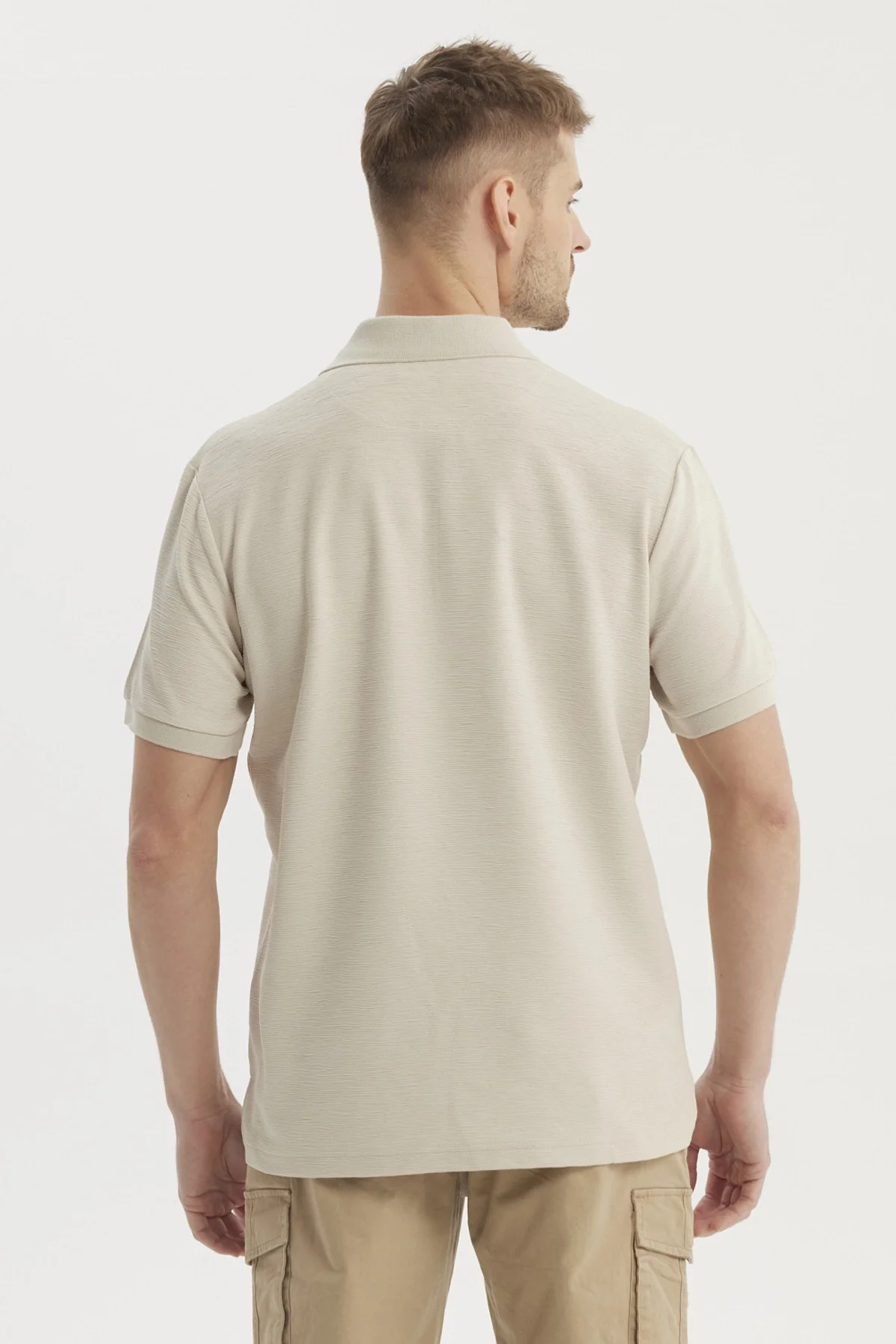 Polera Hombre Textura Vertical Gris Claro - Image 3