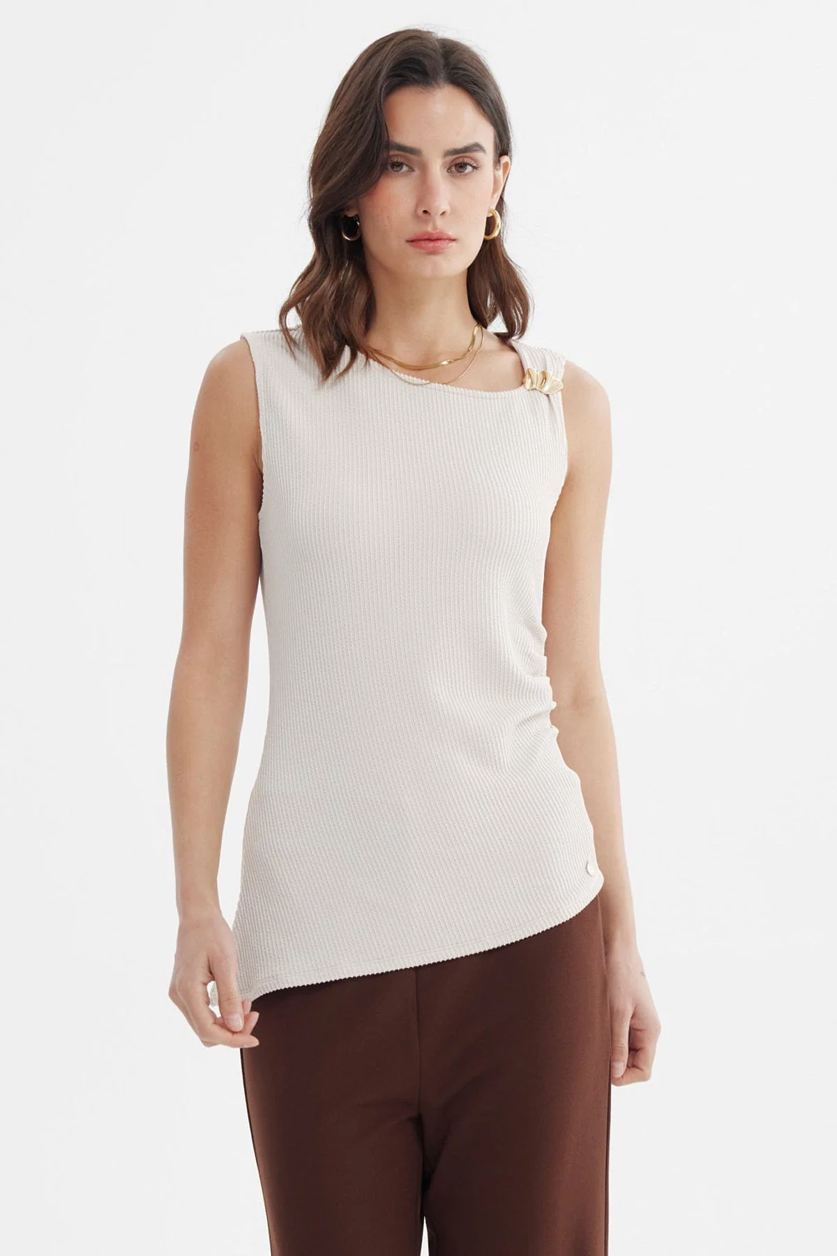 Polera Mujer Ajustada Sin Mangas Arena