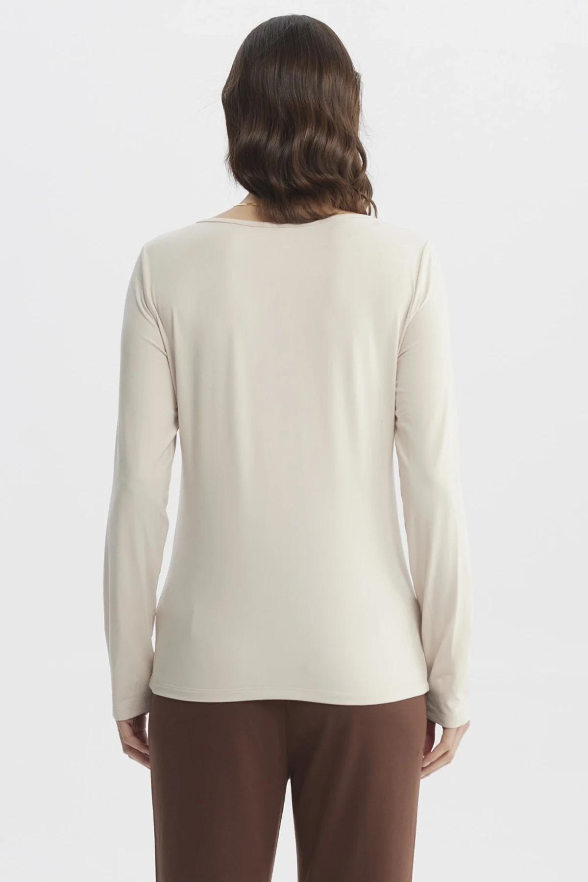 Polera Mujer Ajustado Cuello V Arena - Image 3