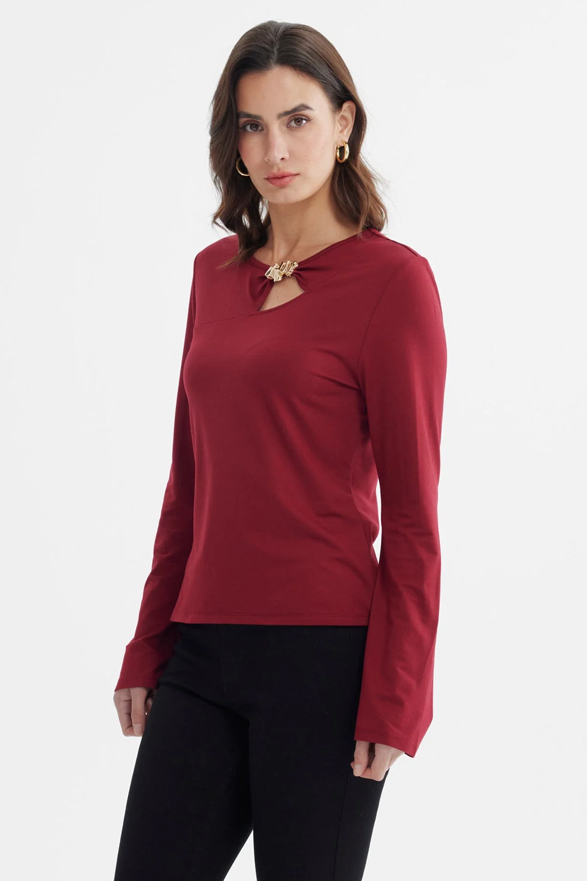 Polera Mujer Aplicación Metalica En Pecho Rojo - Image 2