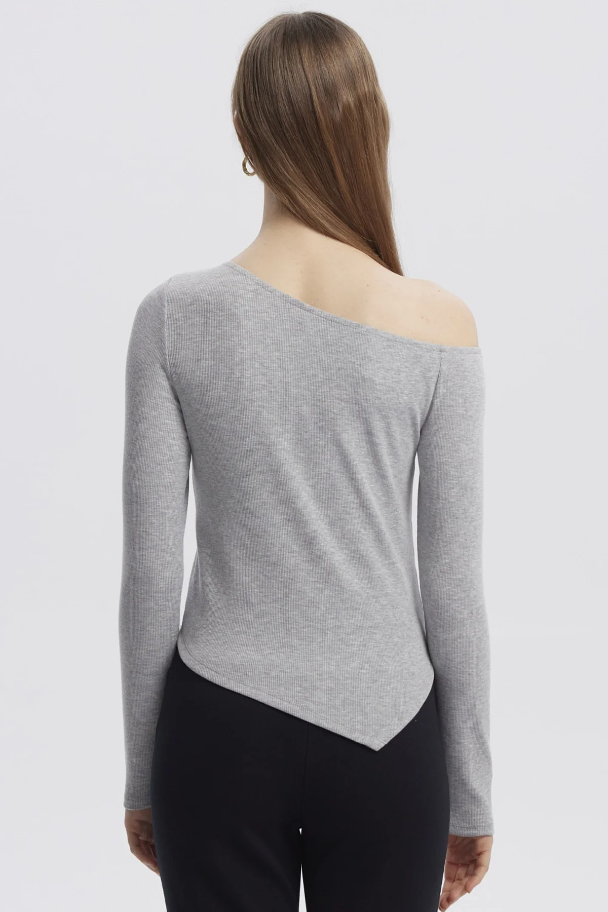Polera Mujer Asimétrica Gris Melange - Image 3
