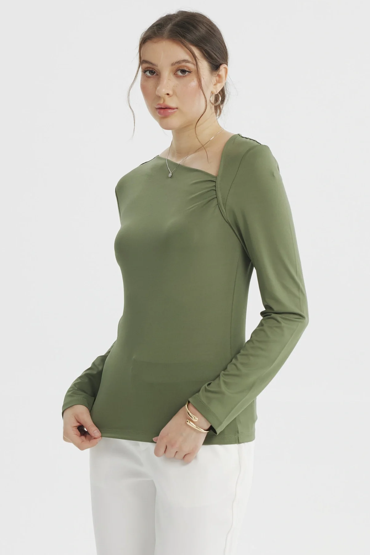 Polera Mujer Asimétrico Verde Olivo - Image 2