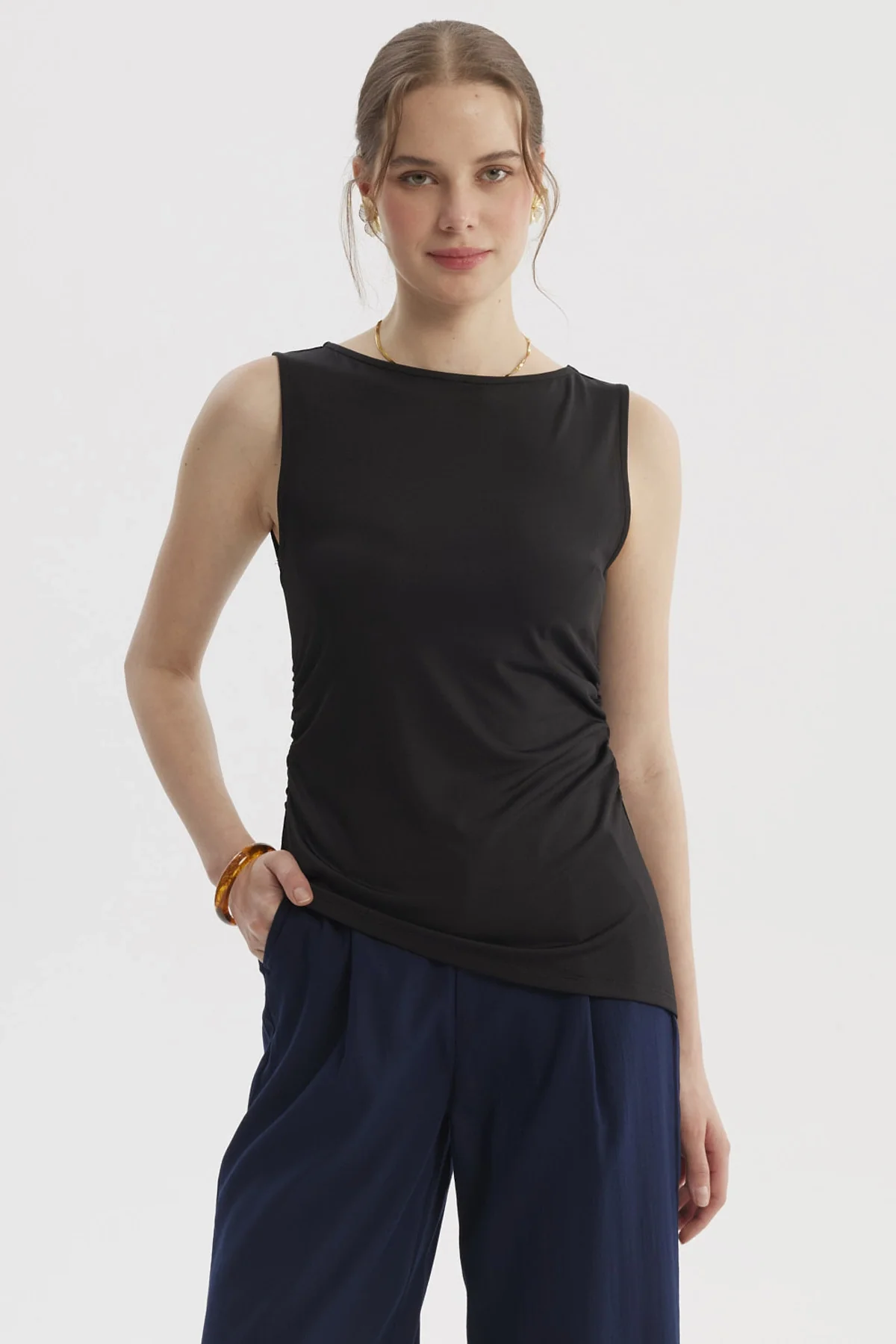 Polera Mujer Basta Asimétrica Negro