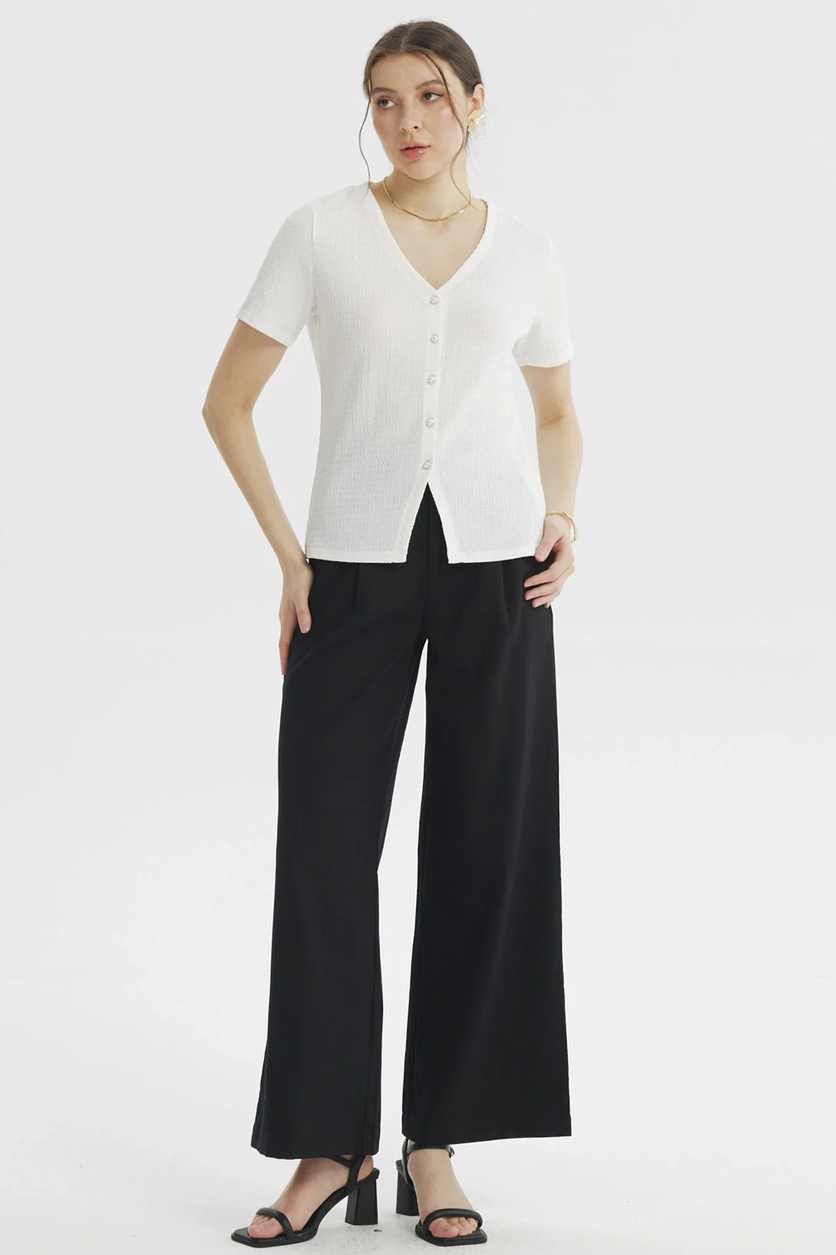 Polera Mujer Botónes Perlas Crudo - Image 4