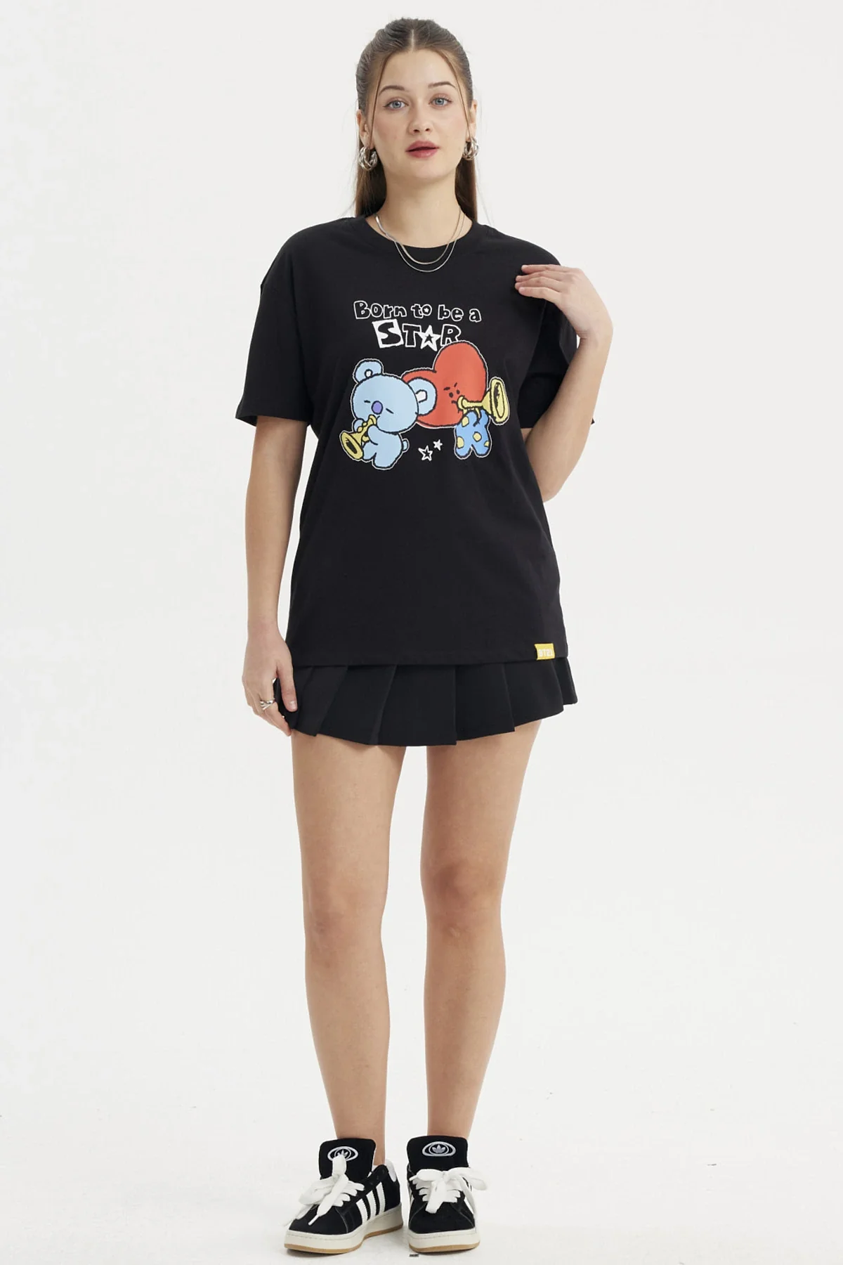 Polera Mujer BT21 Negro - Image 4