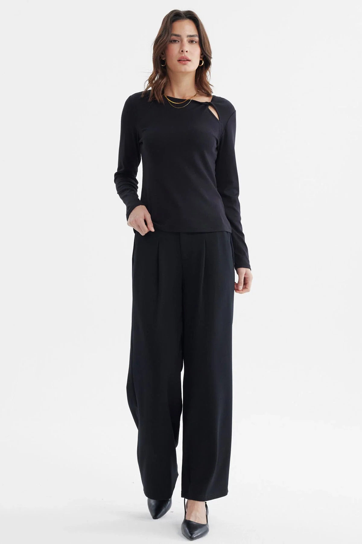 Polera Mujer Con Abertura Y Nudo Negro - Image 4