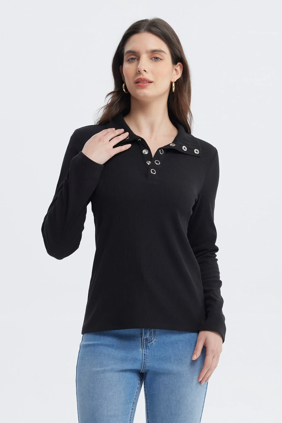 Polera Mujer Con Botón Negro