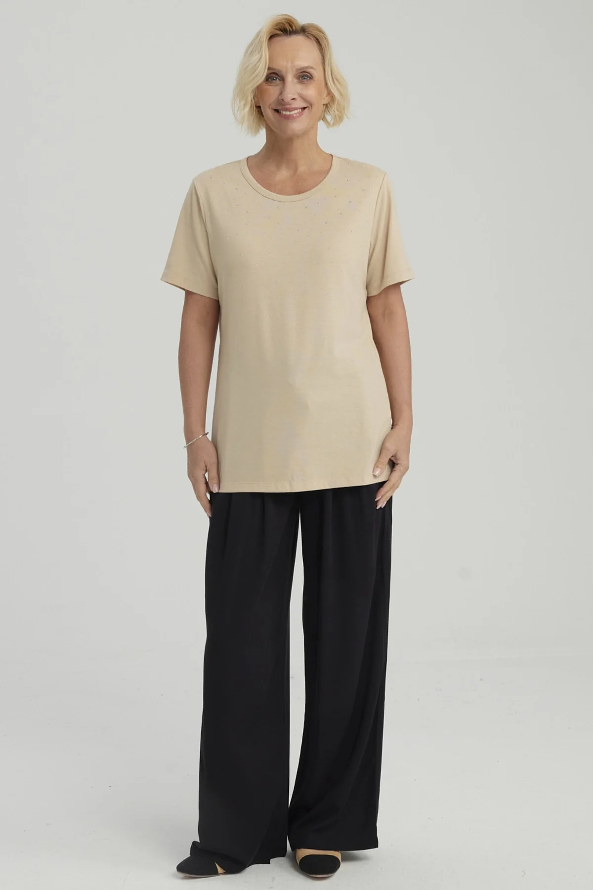 Polera Mujer Con Tachas Beige Oscuro - Image 4