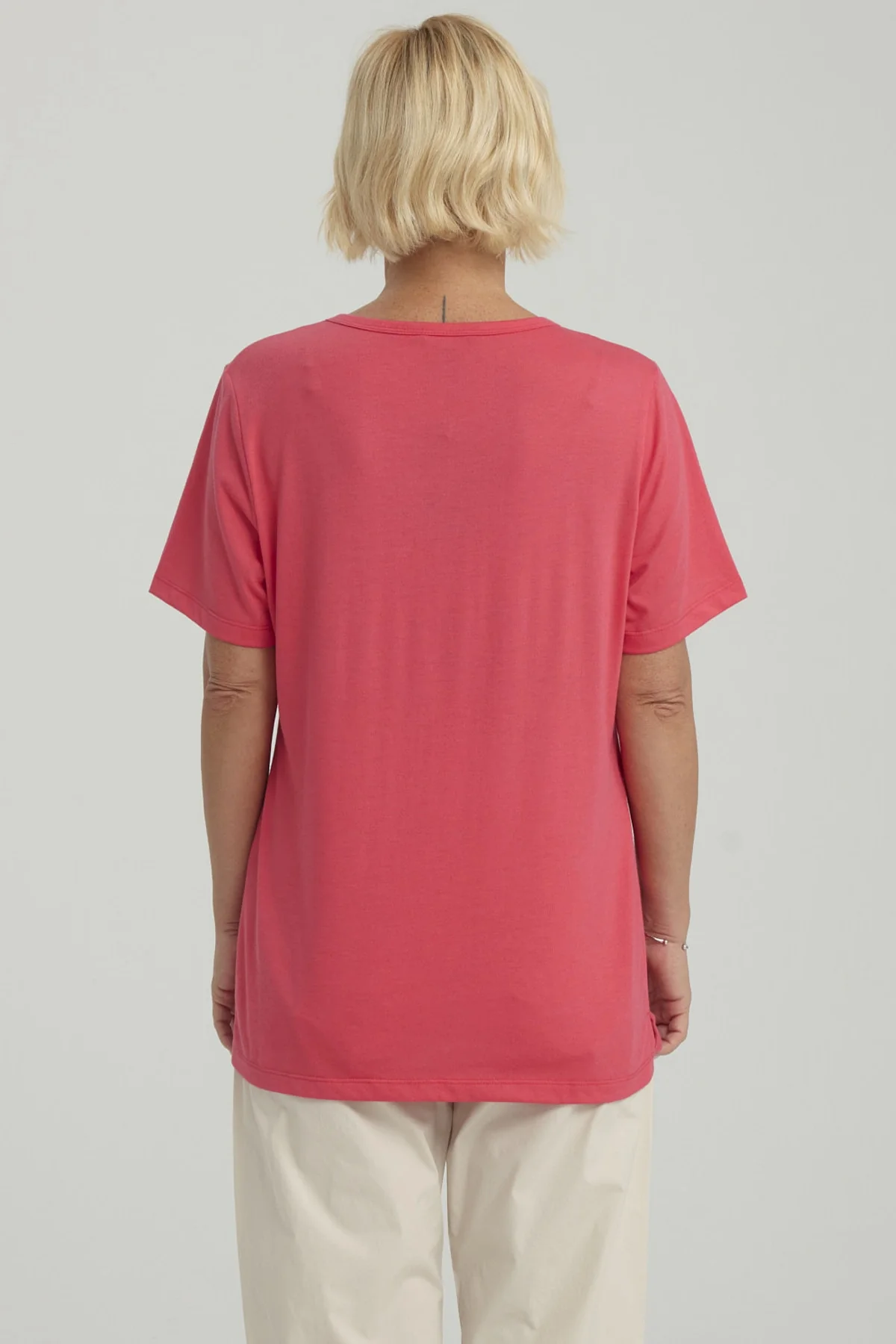 Polera Mujer Con Tachas Fucsia - Image 3