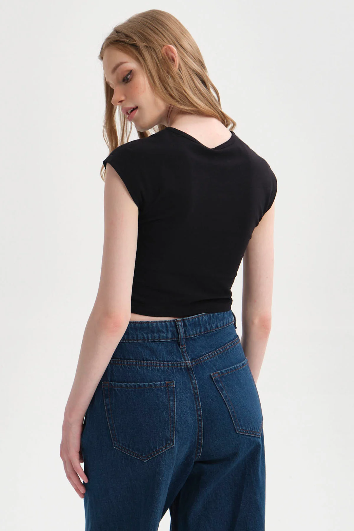 Polera Mujer Crop Negro - Image 3