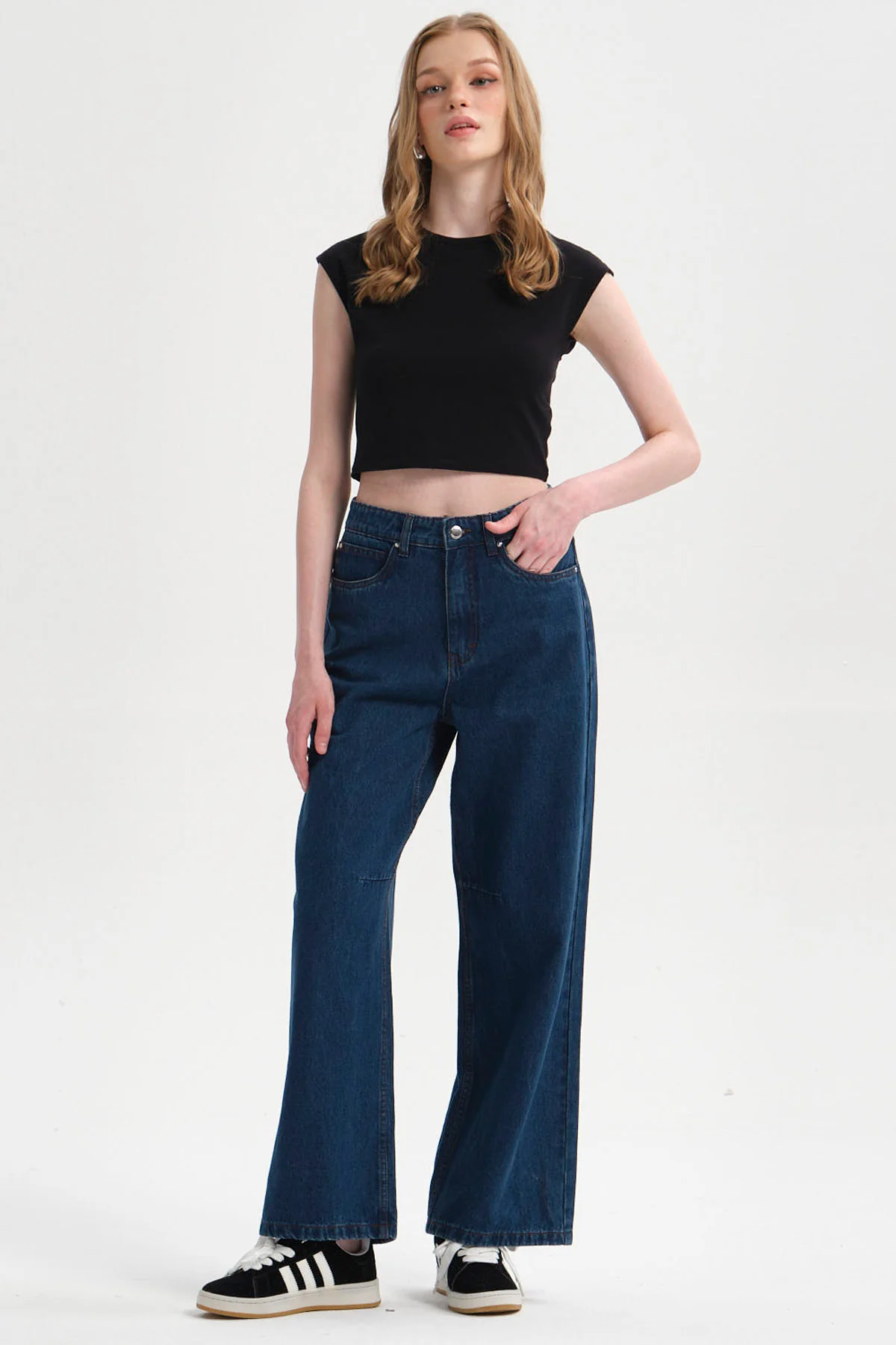 Polera Mujer Crop Negro - Image 4