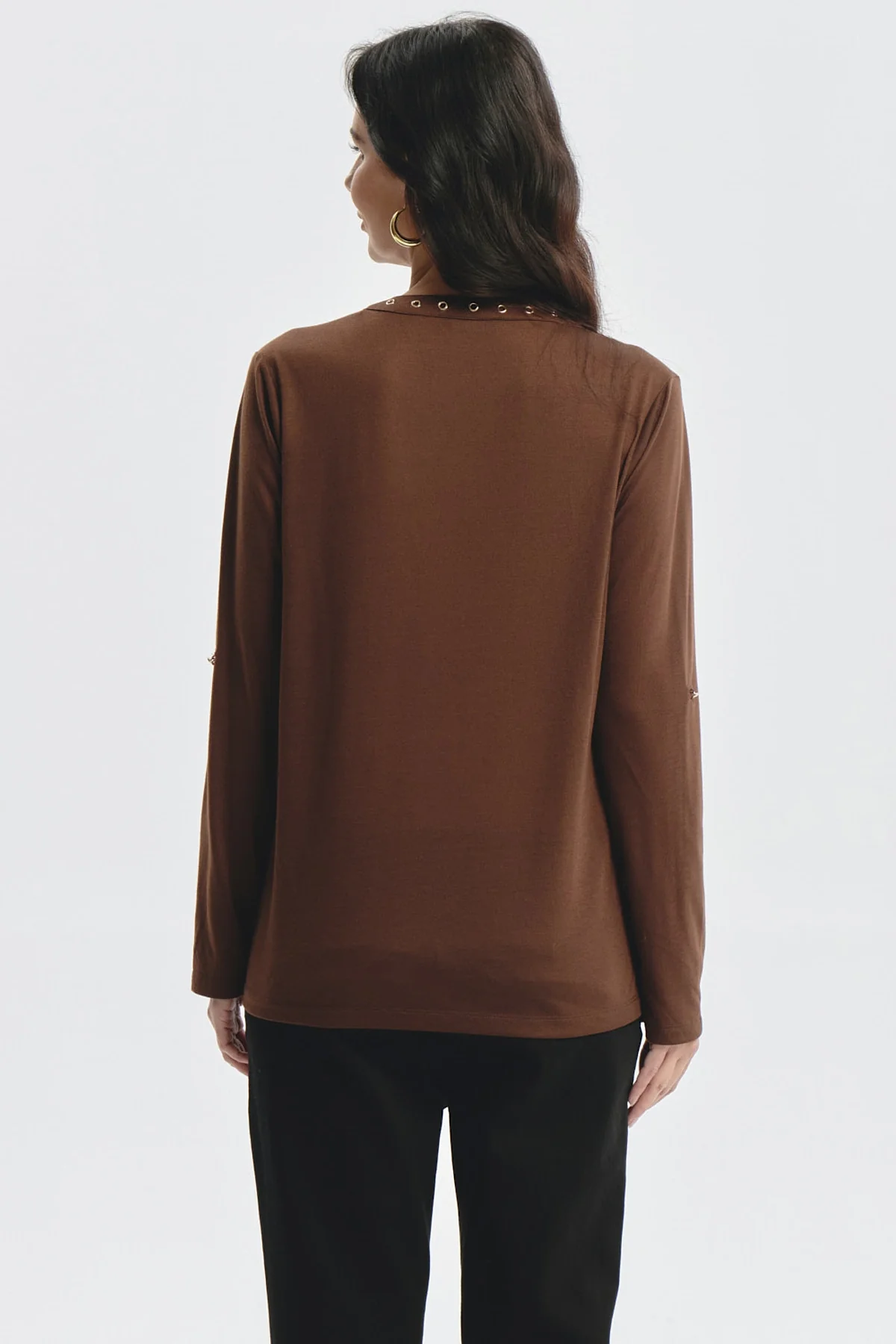 Polera Mujer Cuello Abotónado Café - Image 3