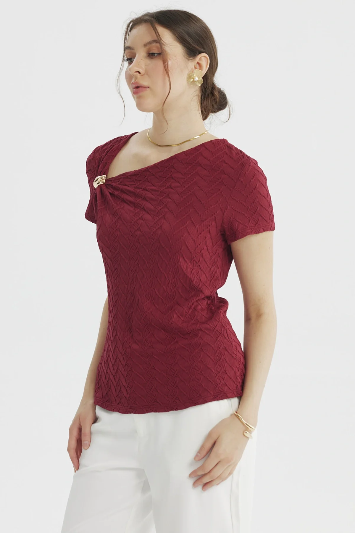 Polera Mujer Cuello Asimétrico Burdeo - Image 2