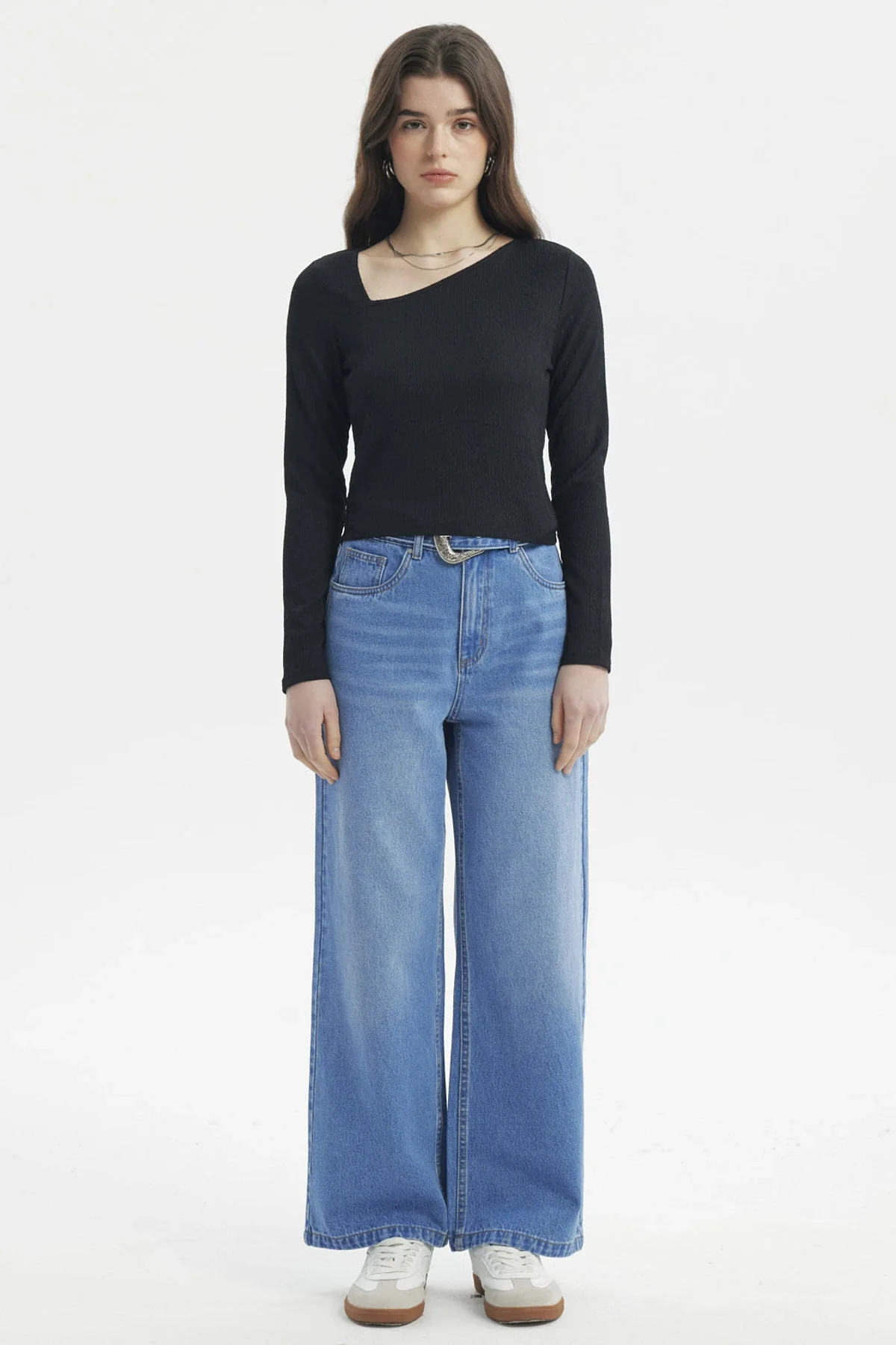 Polera Mujer Cuello Asimétrico Negro - Image 4