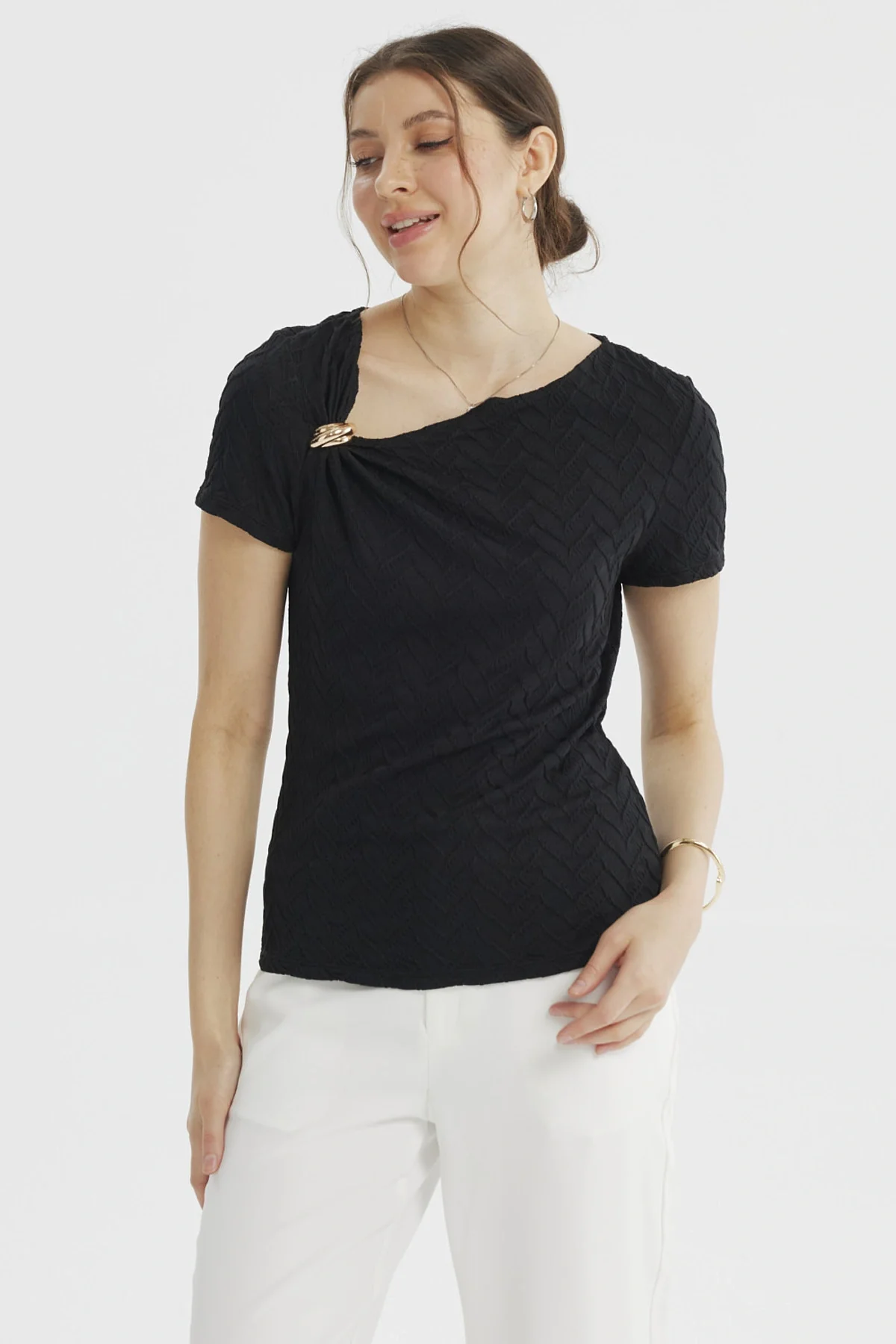 Polera Mujer Cuello Asimétrico Negro