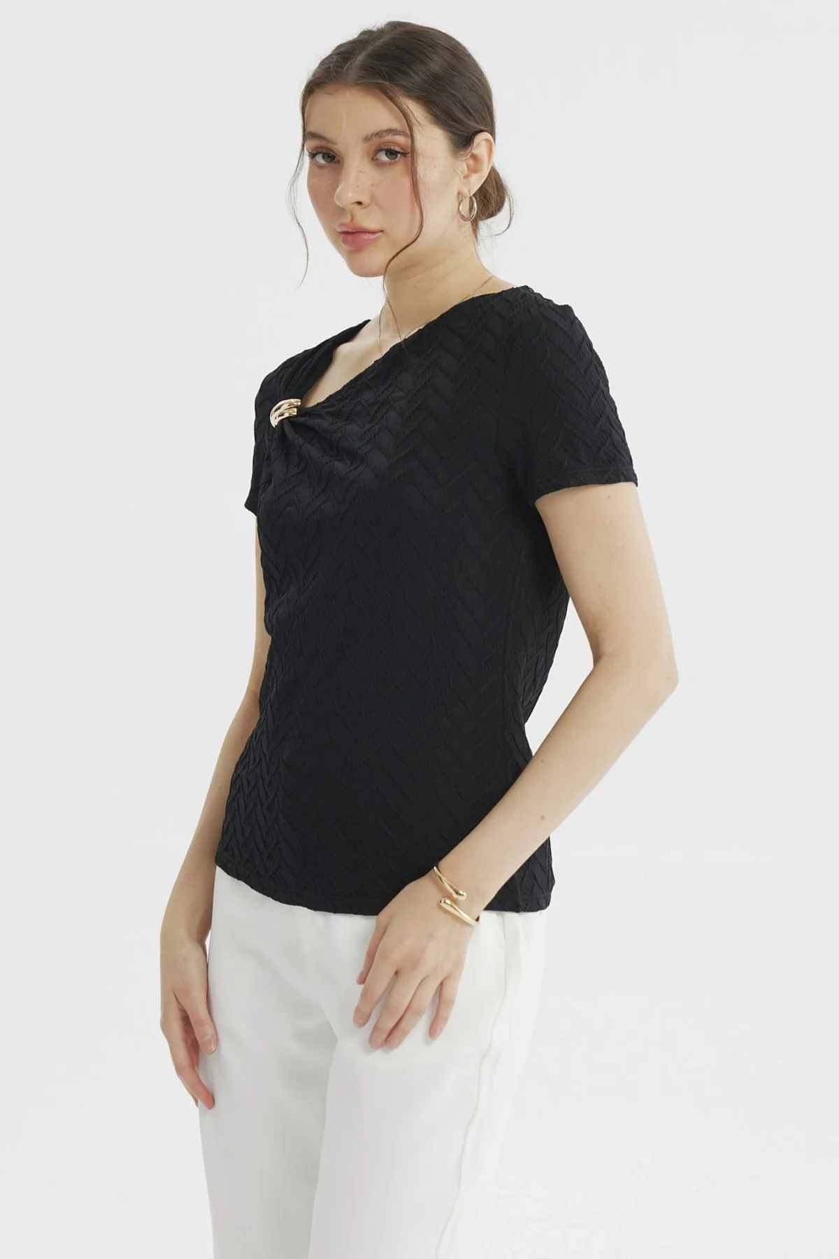 Polera Mujer Cuello Asimétrico Negro - Image 2