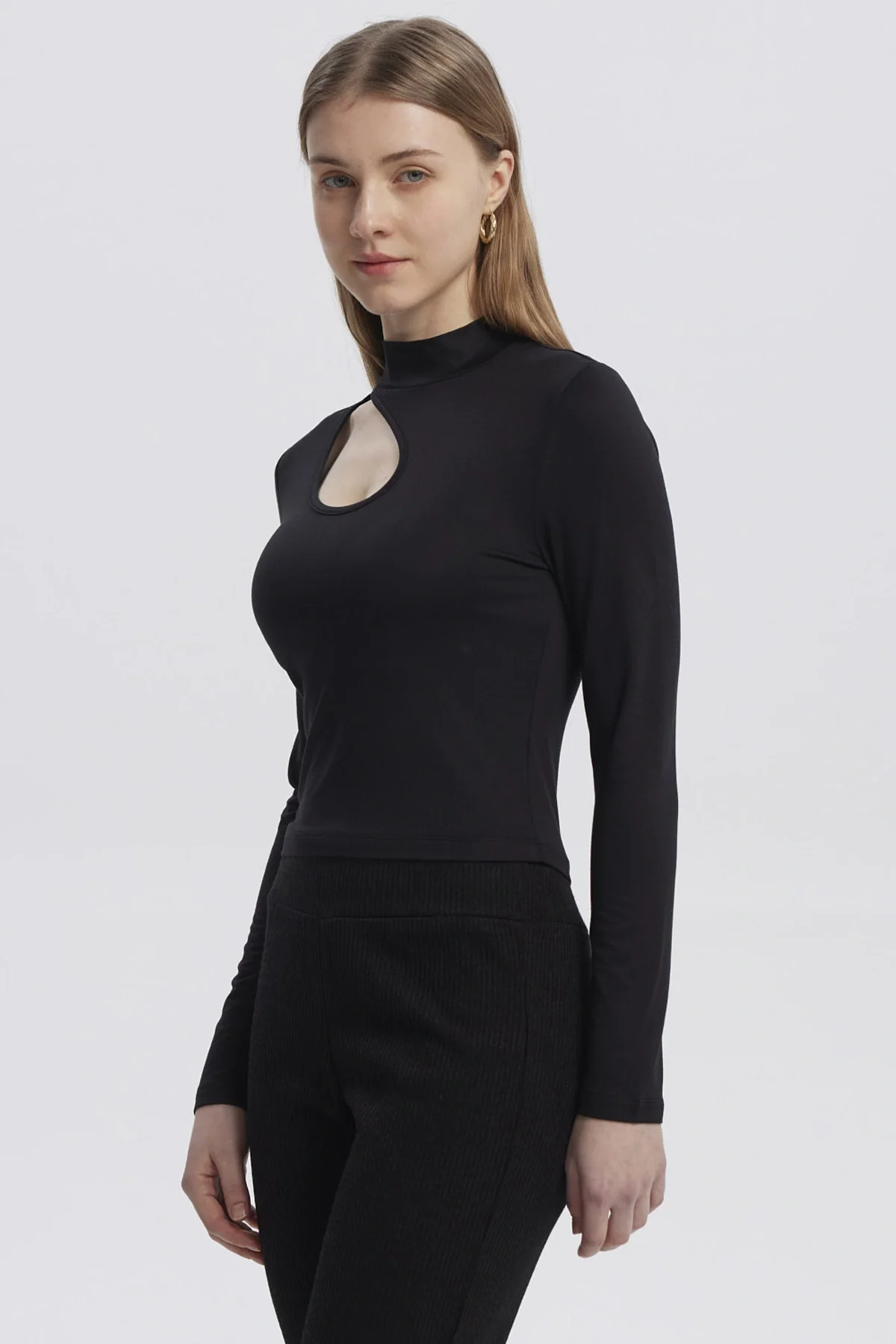 Polera Mujer Cut Out Negro - Image 2
