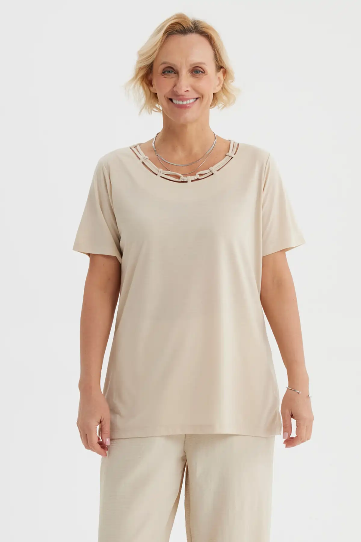Polera Mujer Detalle Cuello Beige Claro