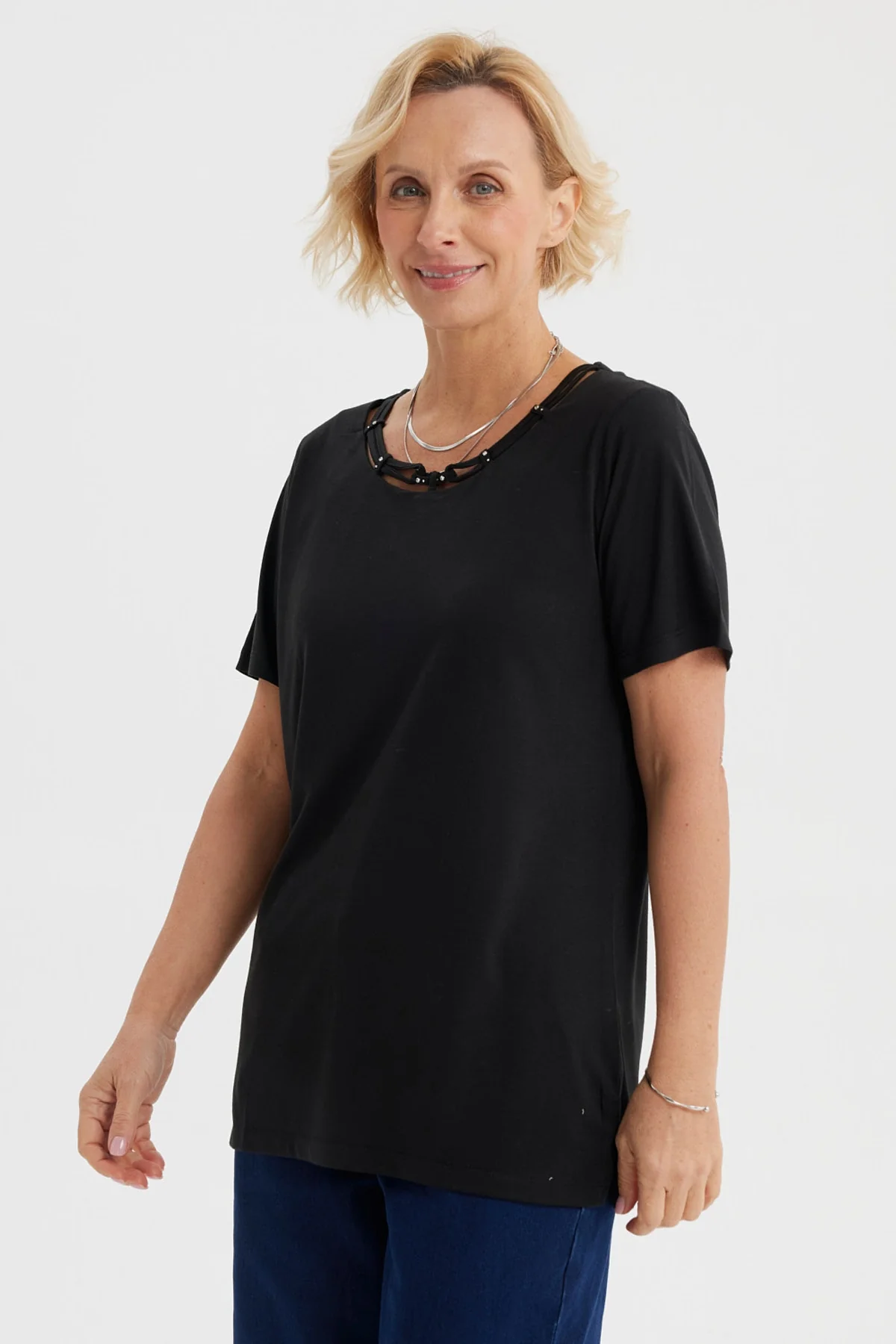 Polera Mujer Detalle Cuello Negro - Image 2