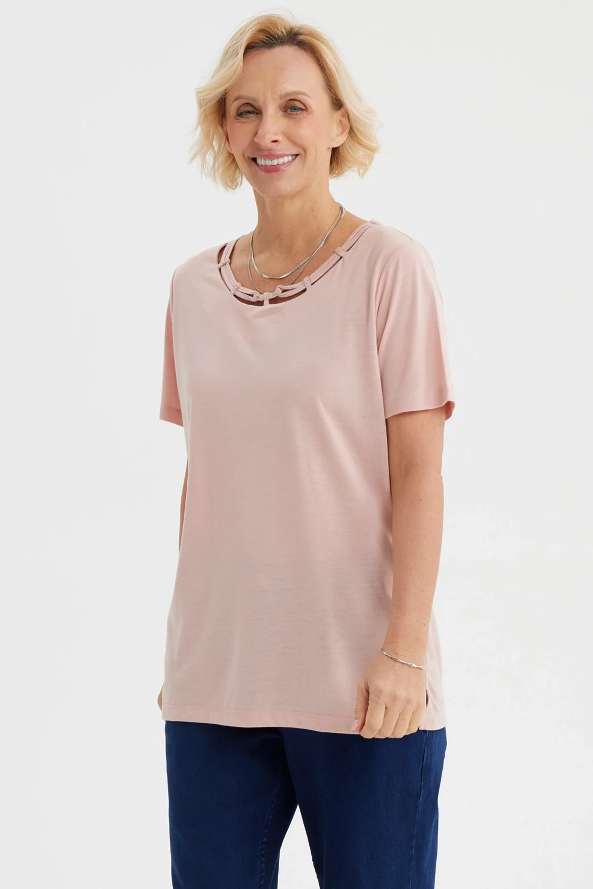 Polera Mujer Detalle Cuello Rosado - Image 2