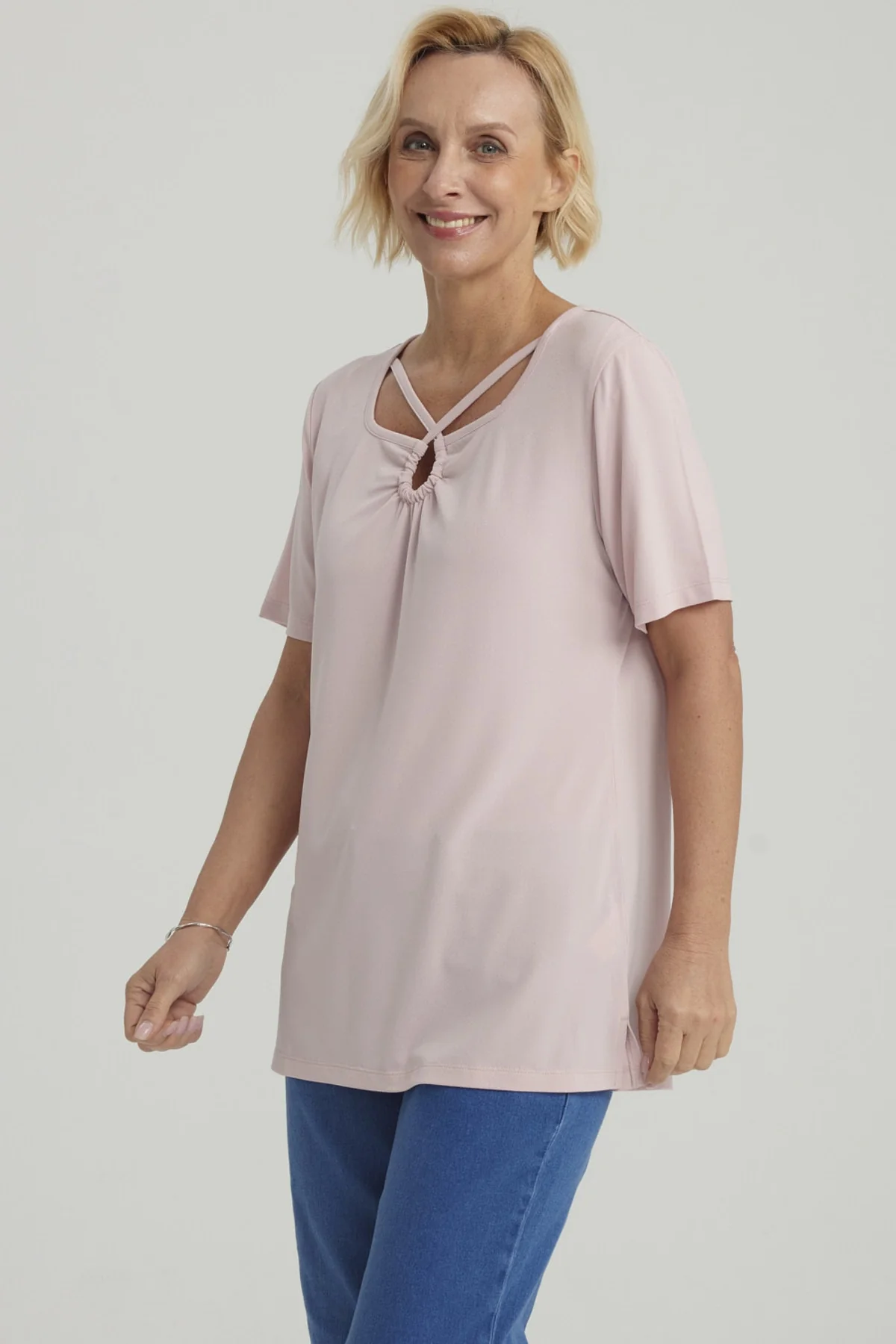 Polera Mujer Detalle Cuello Terracota - Image 2