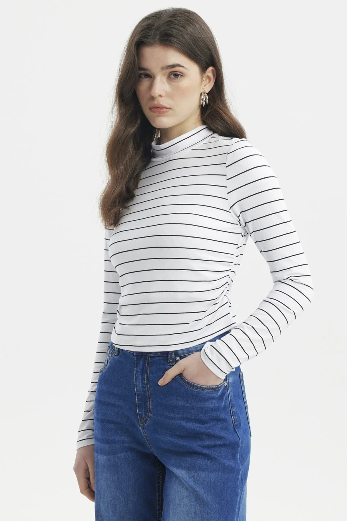 Polera Mujer Juvenil Blanco/Negro - Image 2